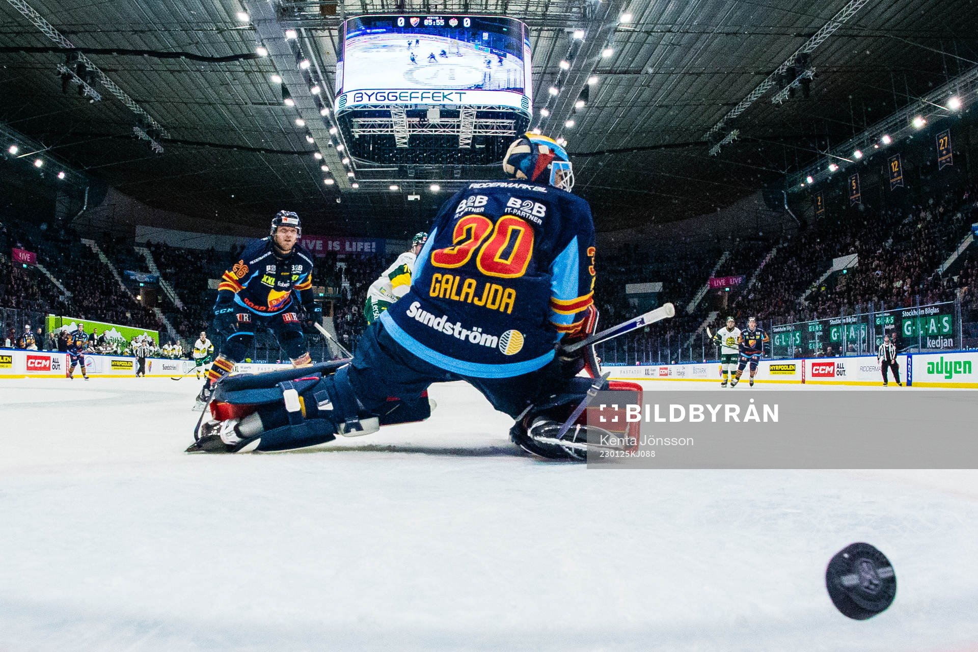 Djurgårdens målvakt Matthew Galajda släpper in ett mål
