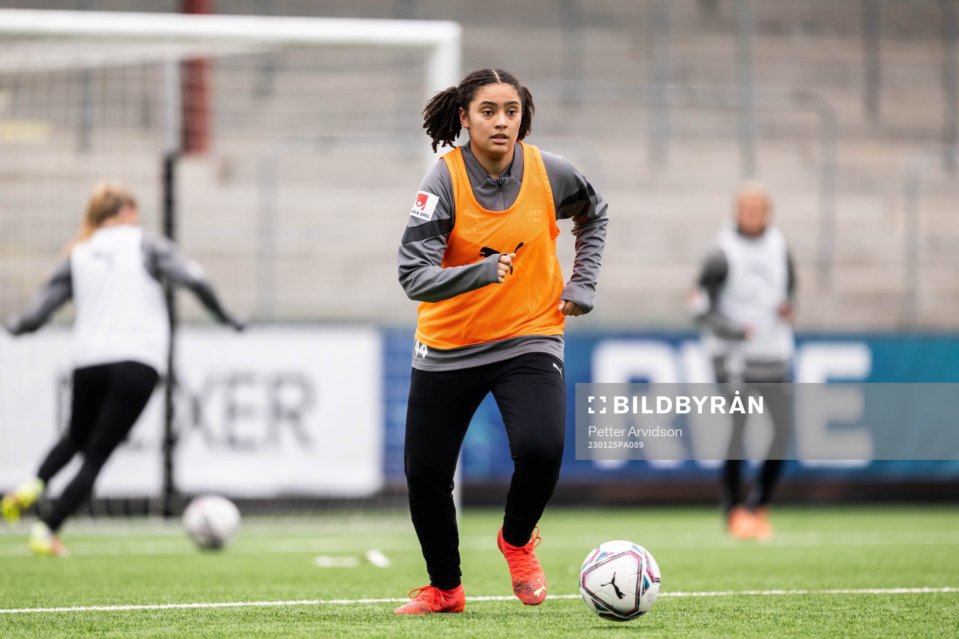 Jo-Anne Agbor Tataw Cronquist under en fotbollsträning med FC Rosengård den 25 januari 2023 i Malmö. 