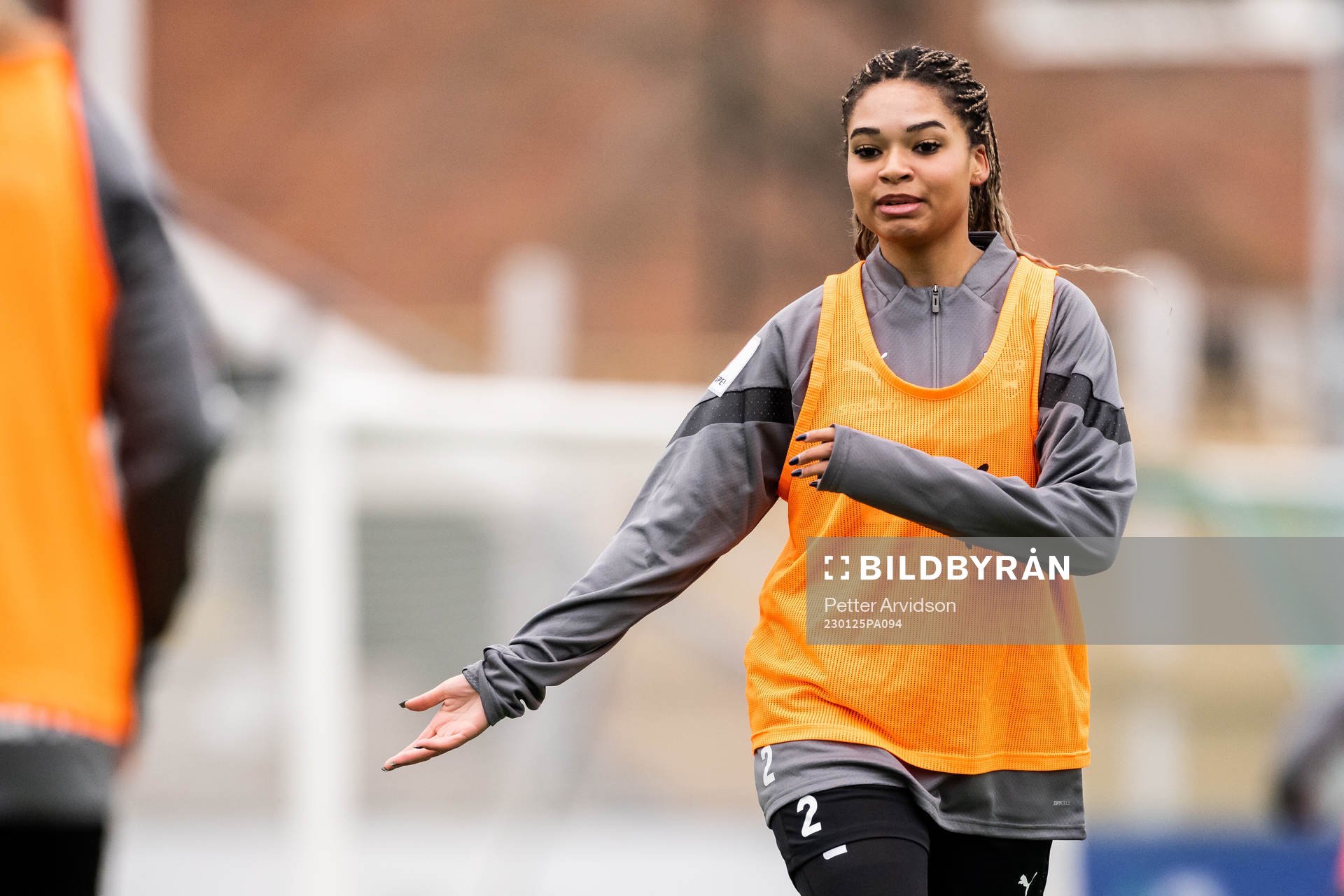 Isabella Obaze
