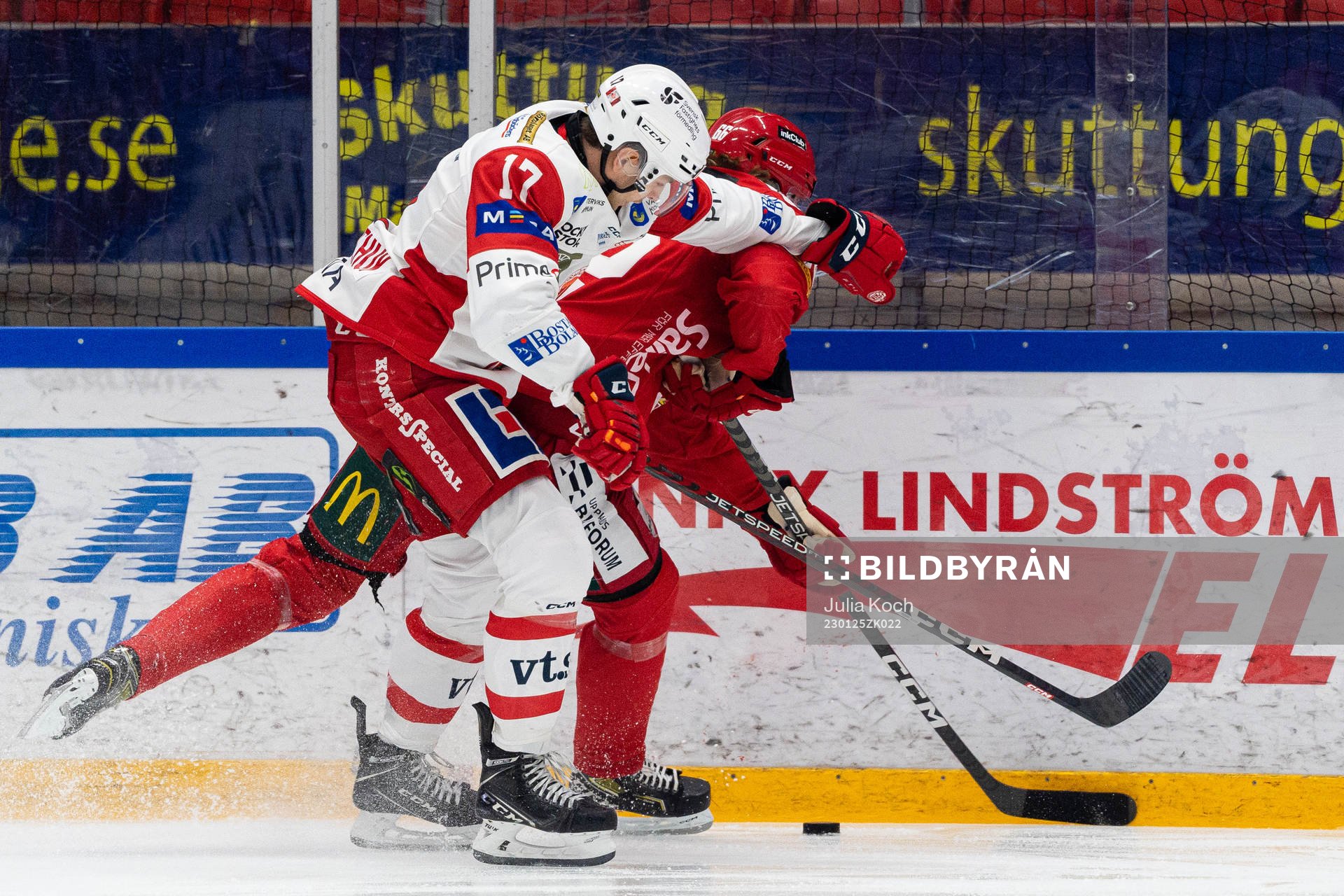 Västerviks Grayson Pawlenchuk och Almtunas Anton Klint