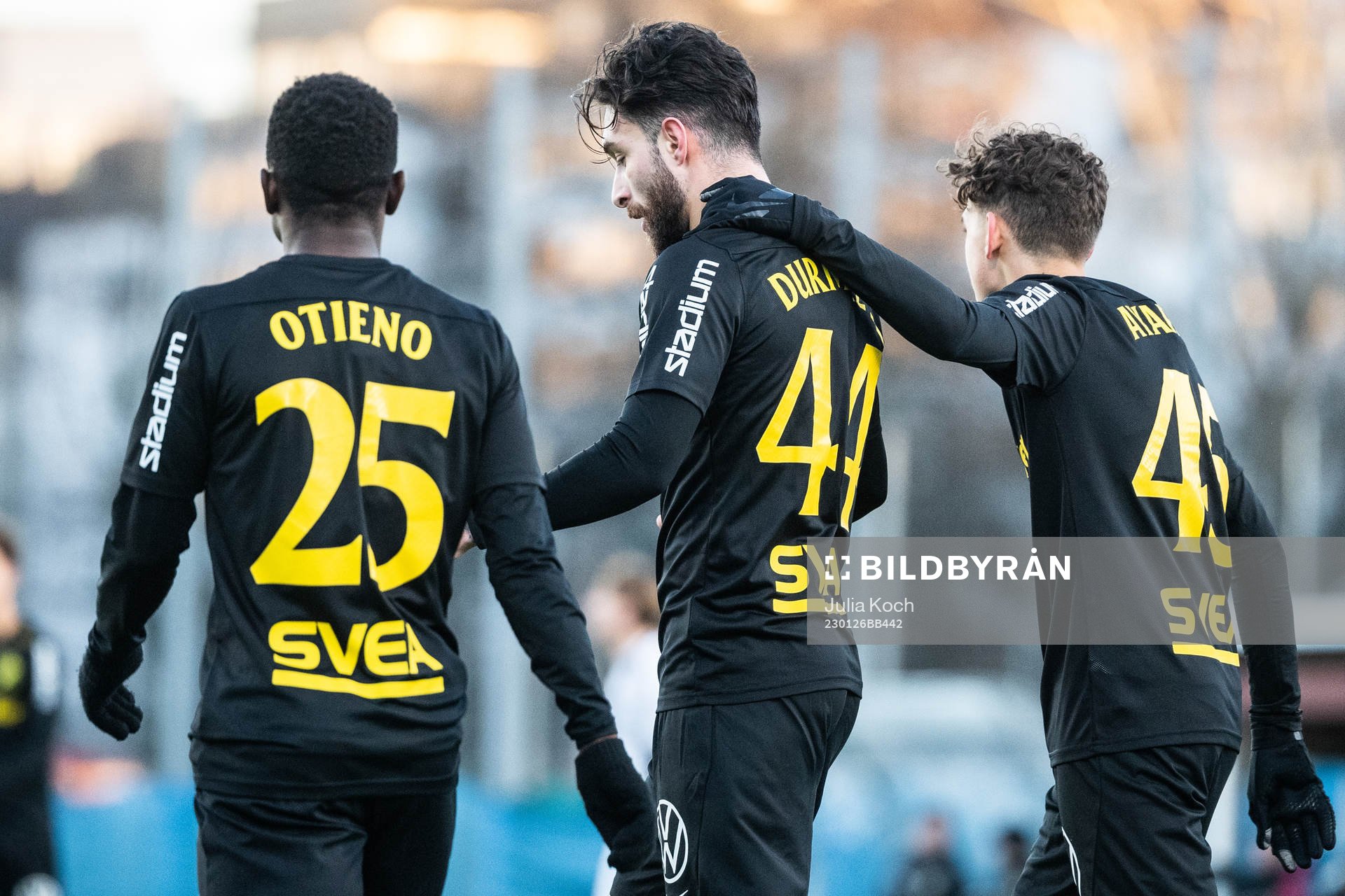 AIKs Elias Durmaz jublar med lagkamrater