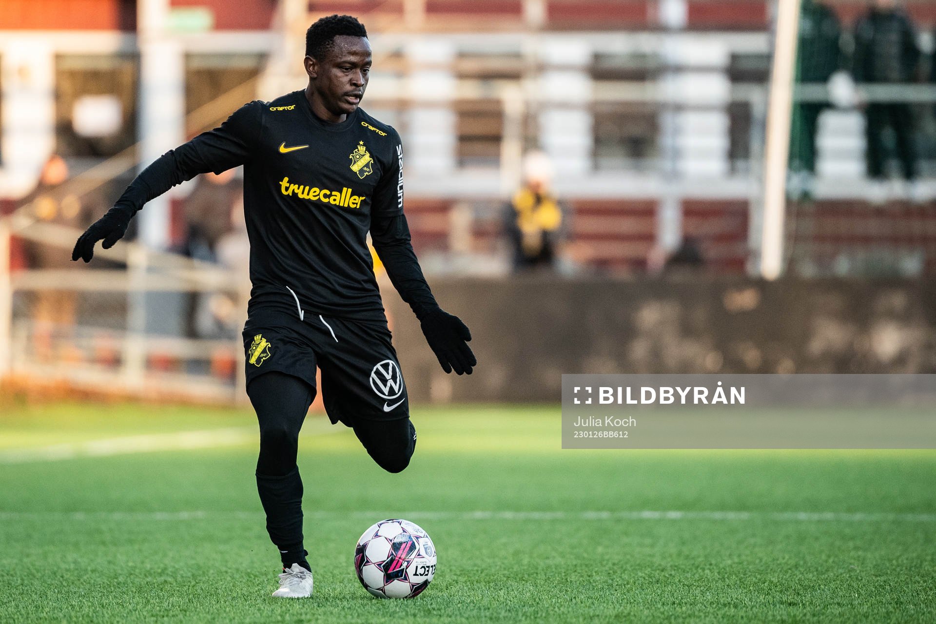 AIKs Erick Otieno under träningsmatchen i fotboll mellan AIK och Täby den 26 januari 2023 i Stockholm. 