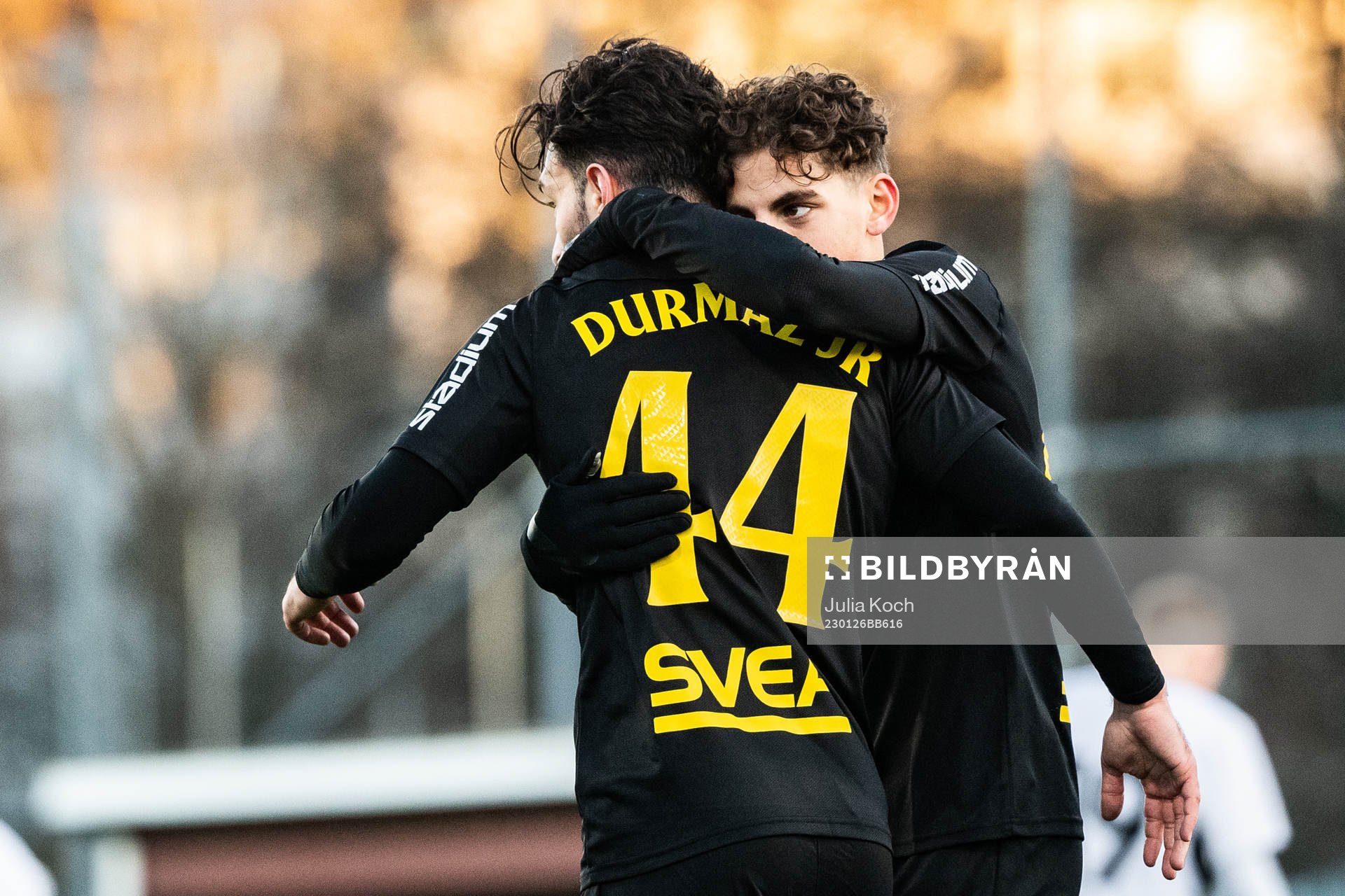 AIKs Elias Durmaz och Taha Ayari jublar