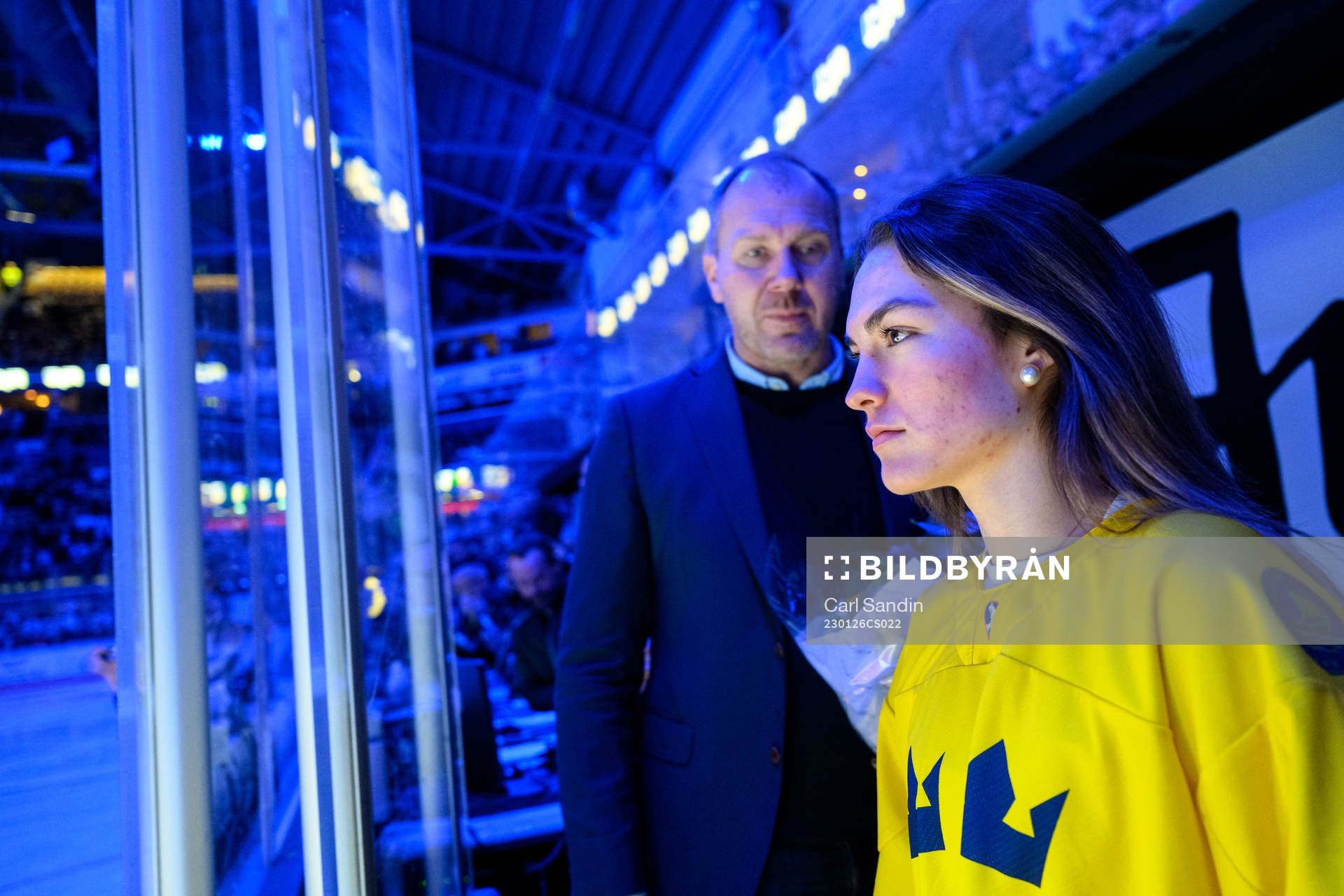 Emma Rehn från HV71s U18-lag hyllas för VM-silver innan