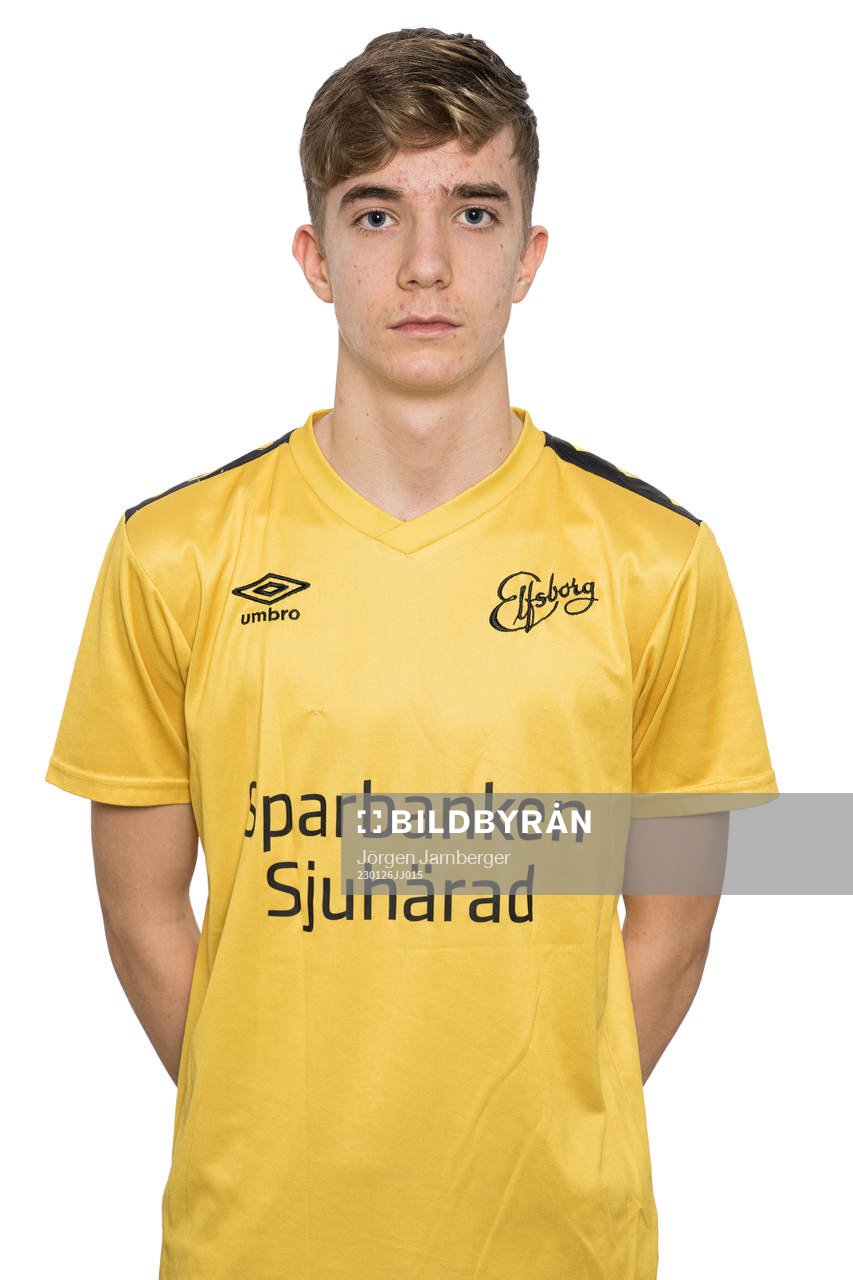 Anton Hedén under en porträttfotografering med Elfsborg U15 den 26 januari 2023 i Borås. 