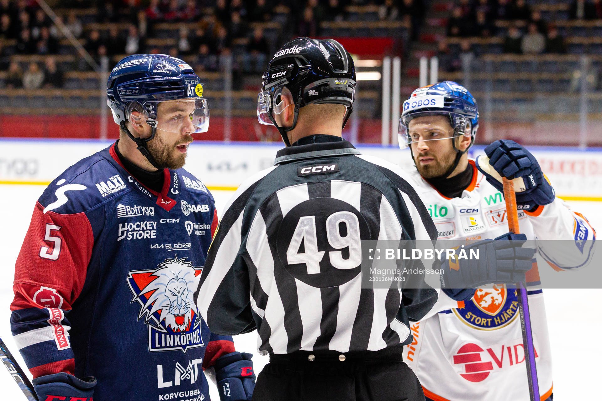 Linköpings Oscar Fantenberg och Växjös Lukas Bengtsson i