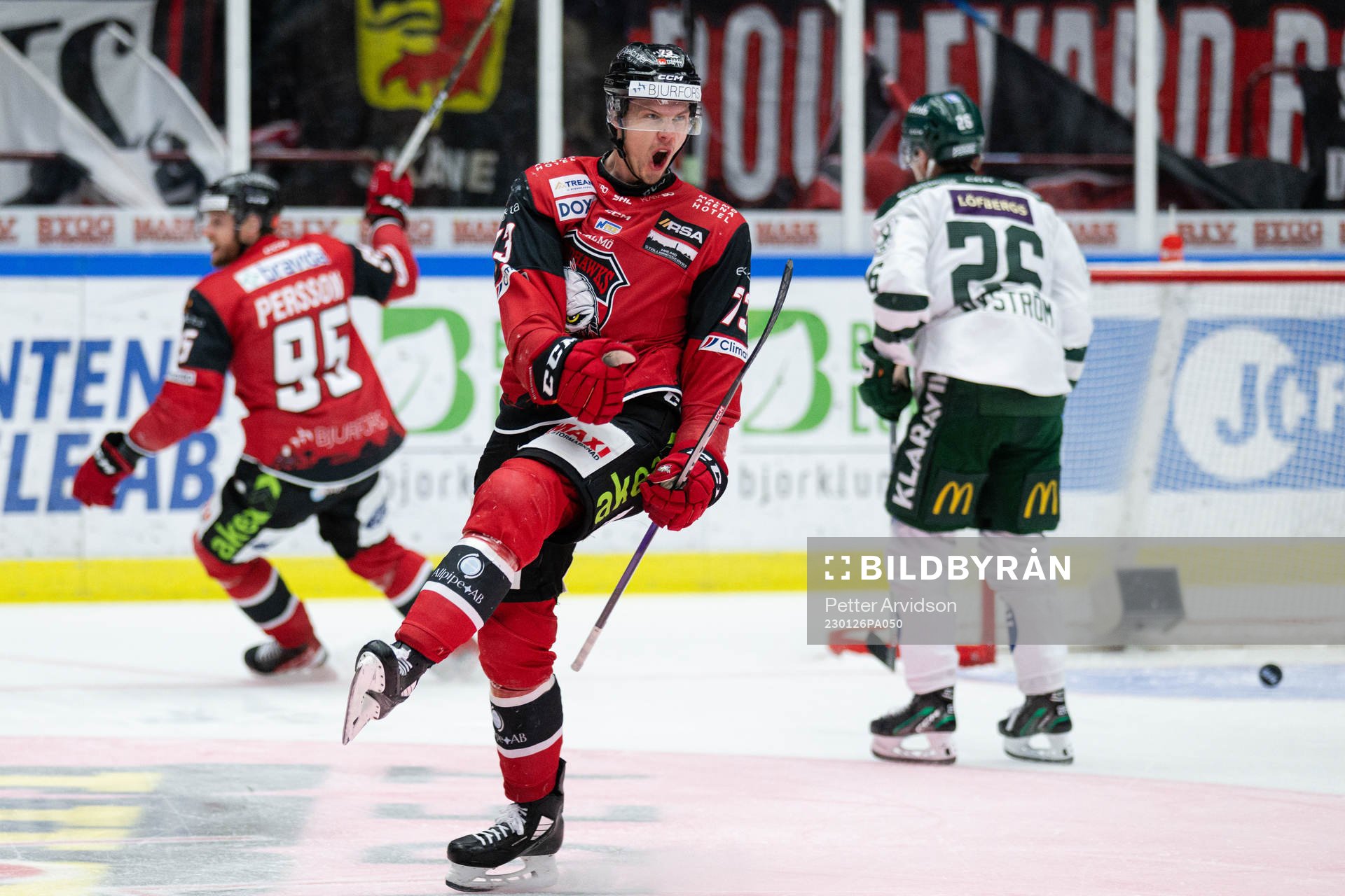 Malmö Redhawks Adam Ollas Mattsson jublar