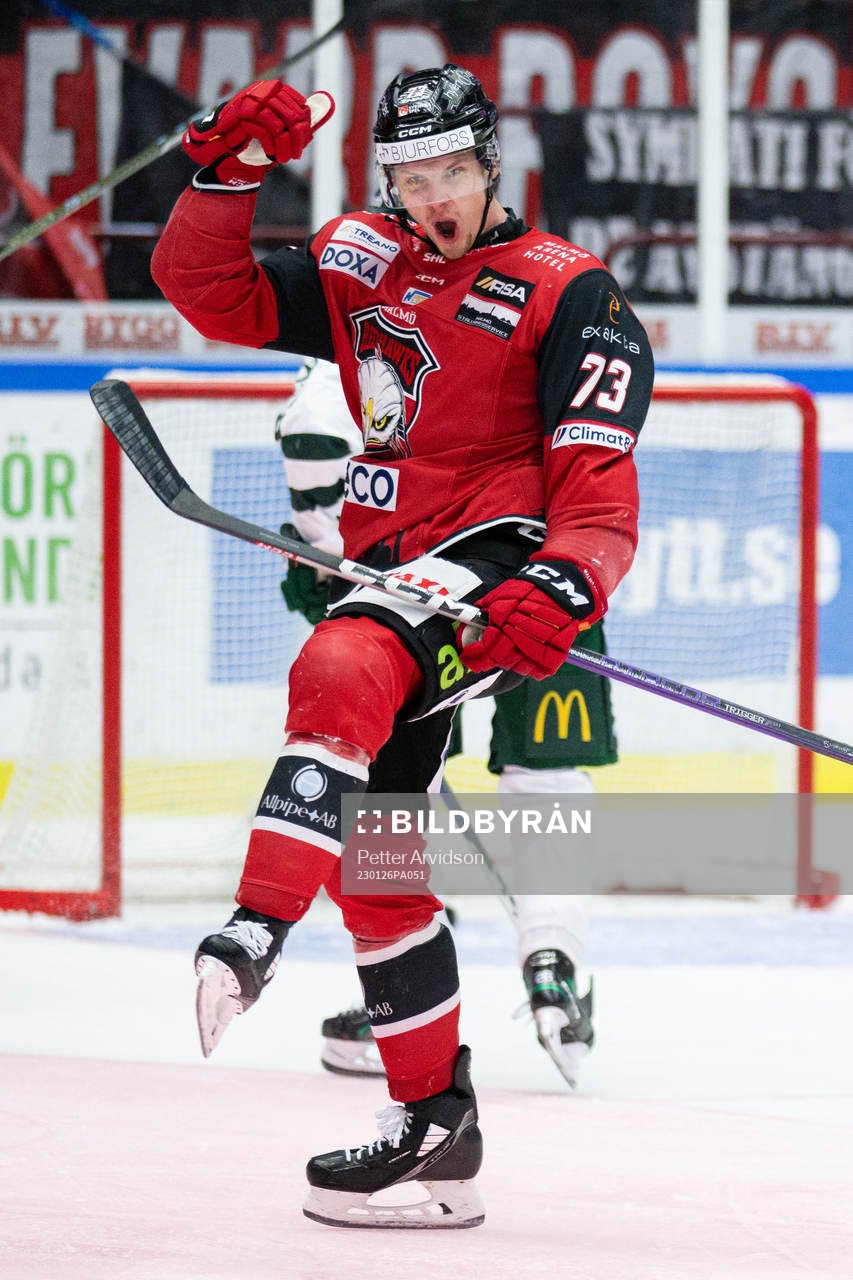 Malmö Redhawks Adam Ollas Mattsson jublar