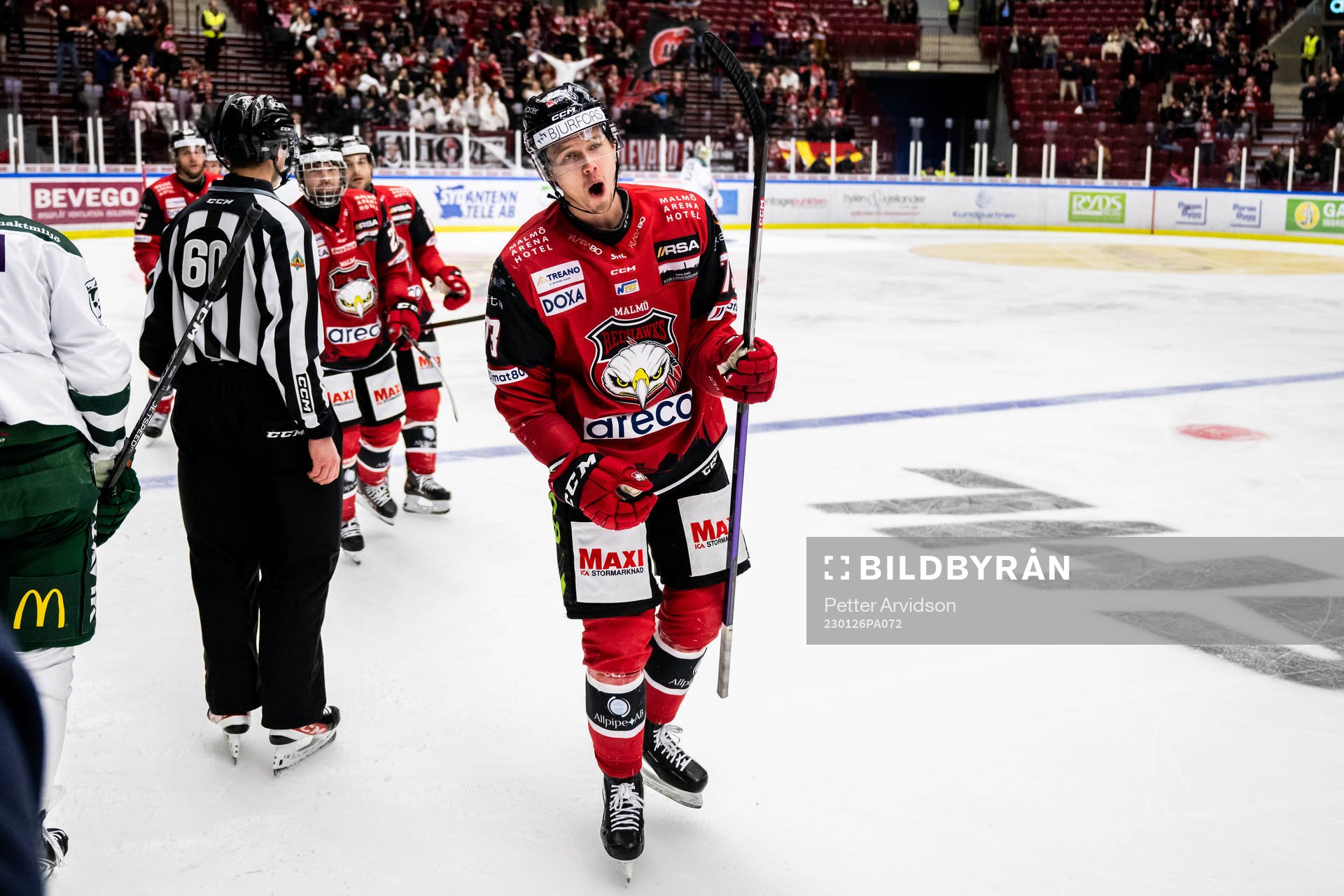 Malmö Redhawks Adam Ollas Mattsson jublar