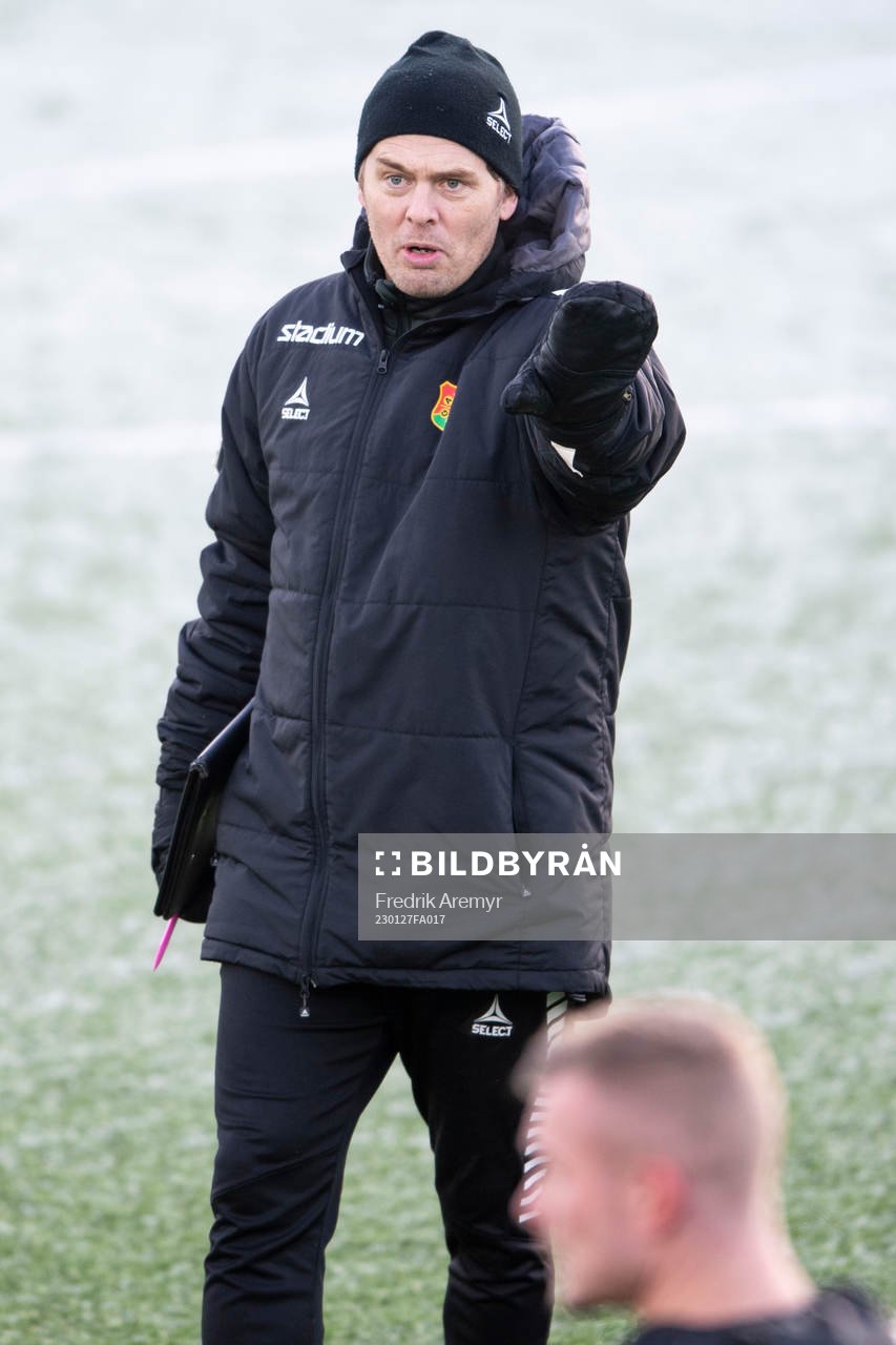 huvudtränare Fredrik Holmberg