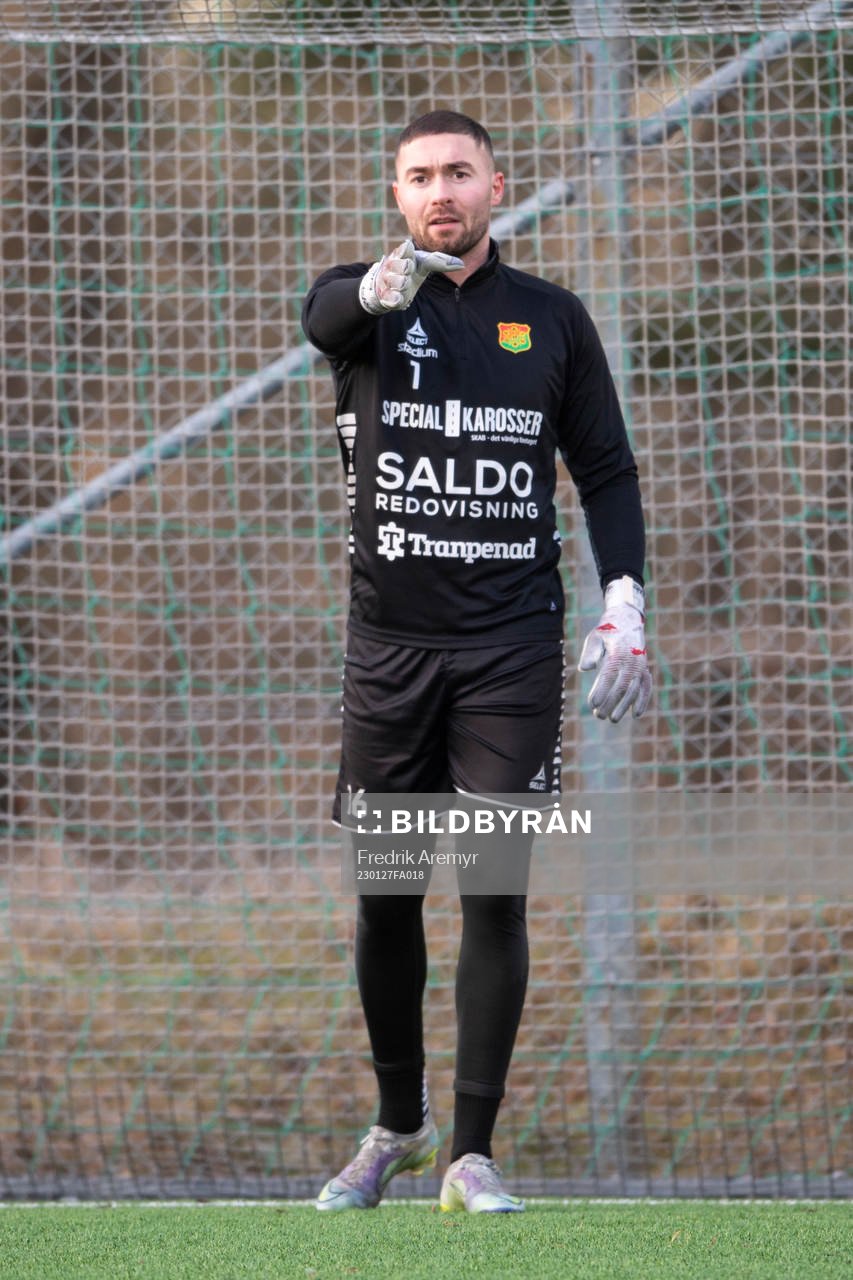 målvakt Mergim Krasniqi