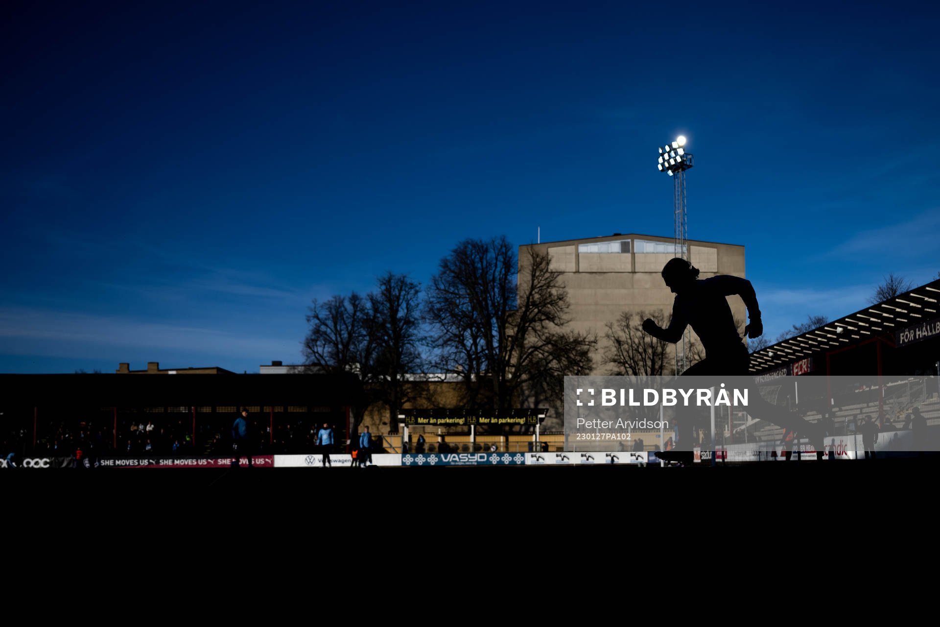 Malmö FFs spelare värmer upp inför träningsmatchen i fotboll mellan Malmö FF och Nordsjälland den 27 januari 2023 i Malmö. 