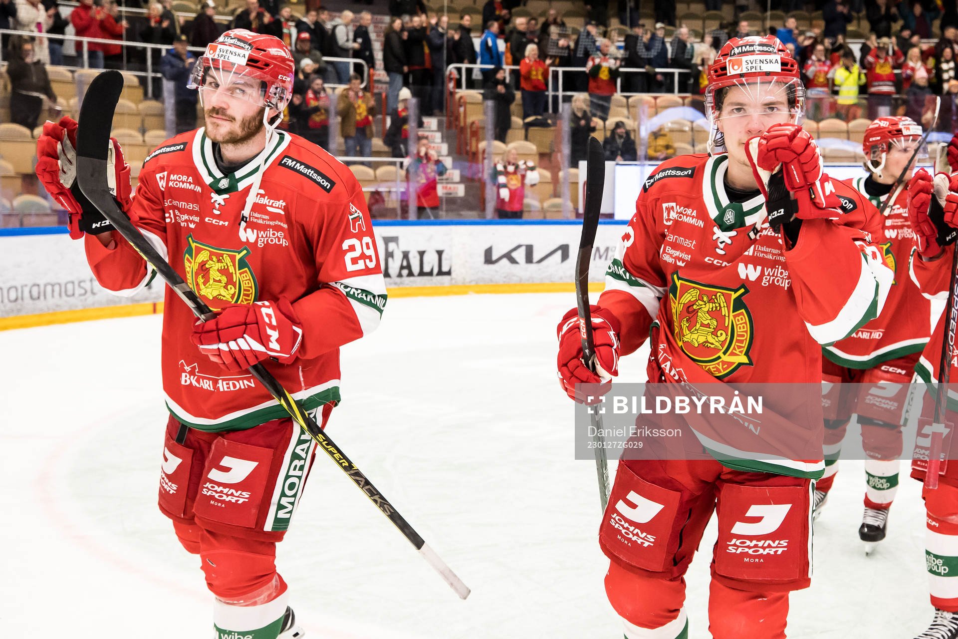 Moras Johan Persson och Moras Olle Strandell jublar