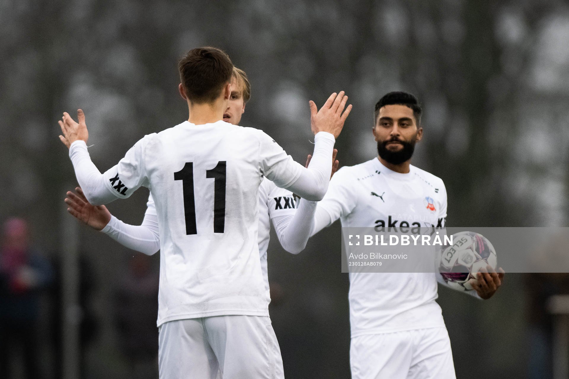 Helsingborgs Thomas Roberts och Amin Al Hamawi jublar