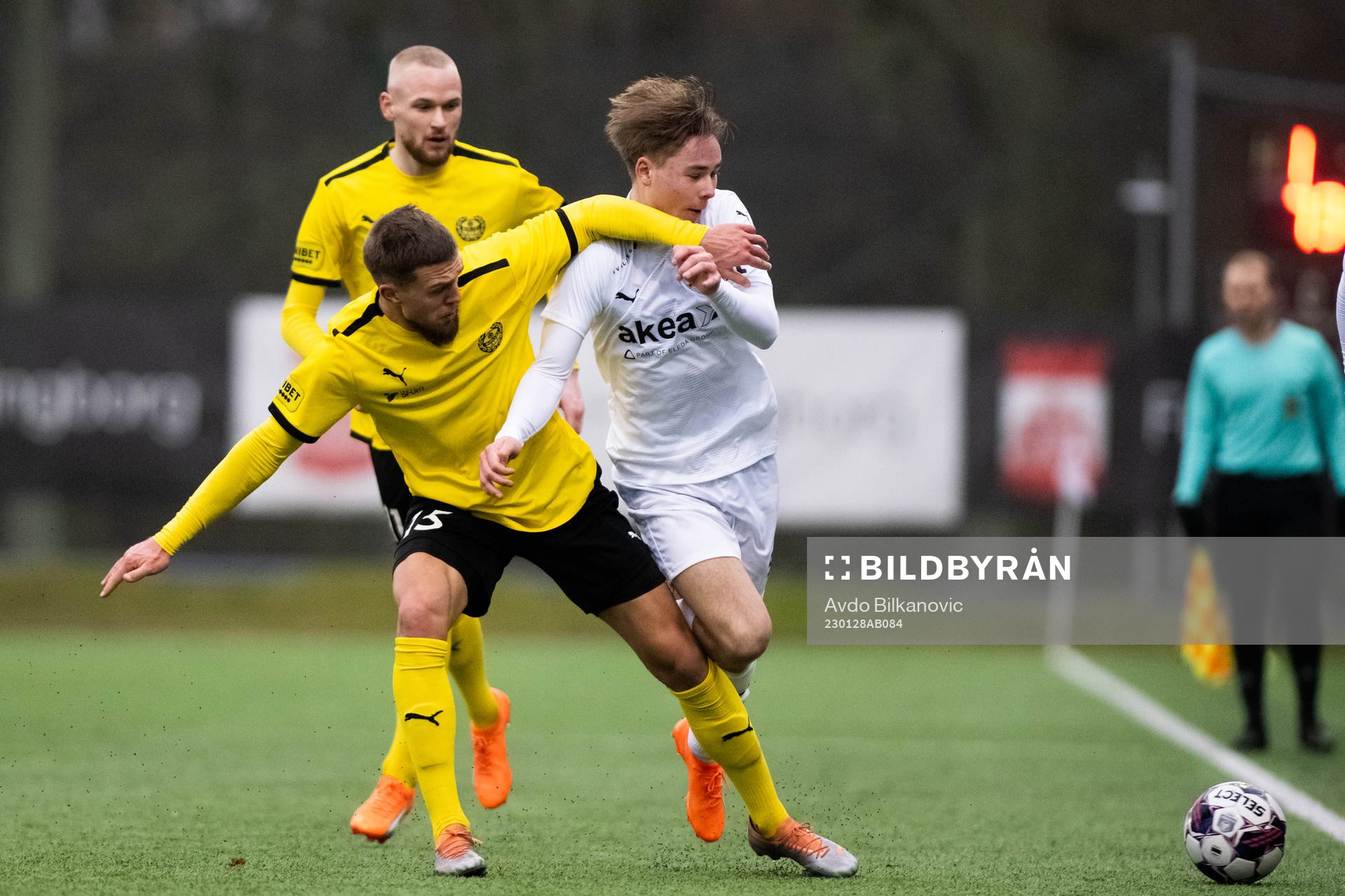 Helsingborgs Simon Bengtsson och Mjällbys Ivan Kricak