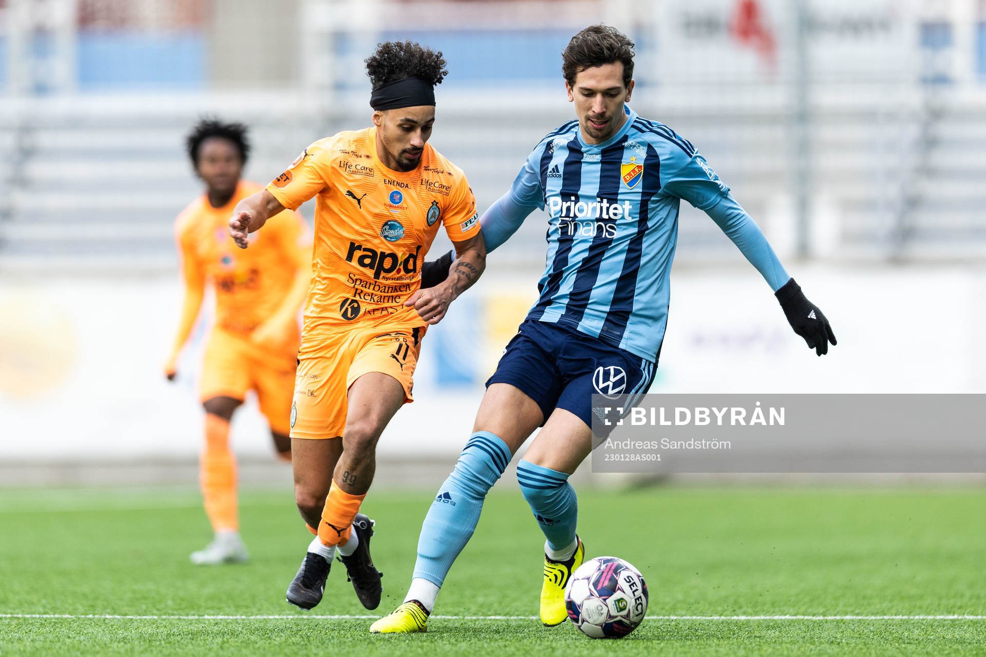 AFC Eskilstunas Viktor Fors och Djurgårdens Gustav Wikheim