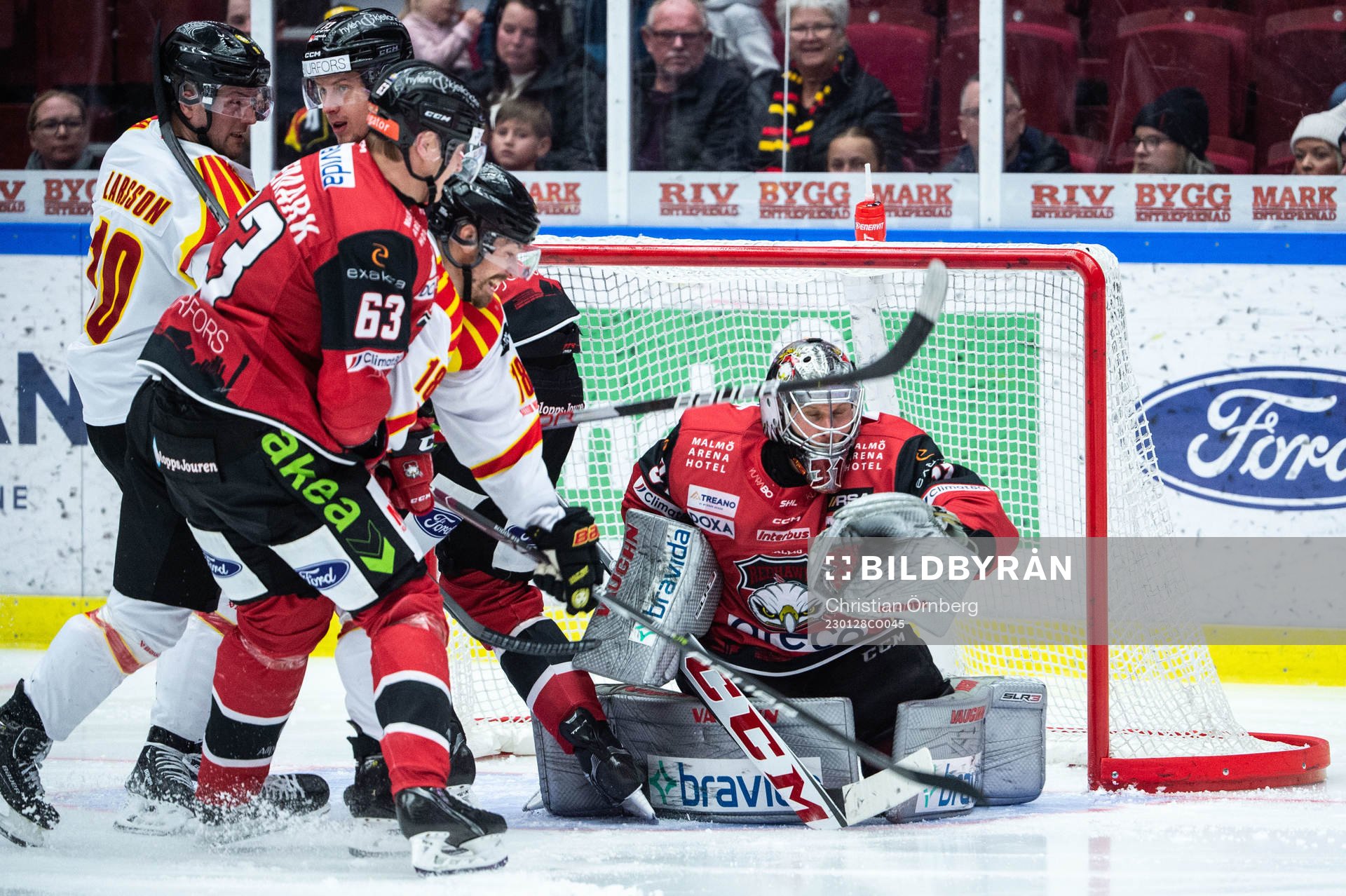 Malmö Redhawks Fredrik Händemark och målvakt Brandon