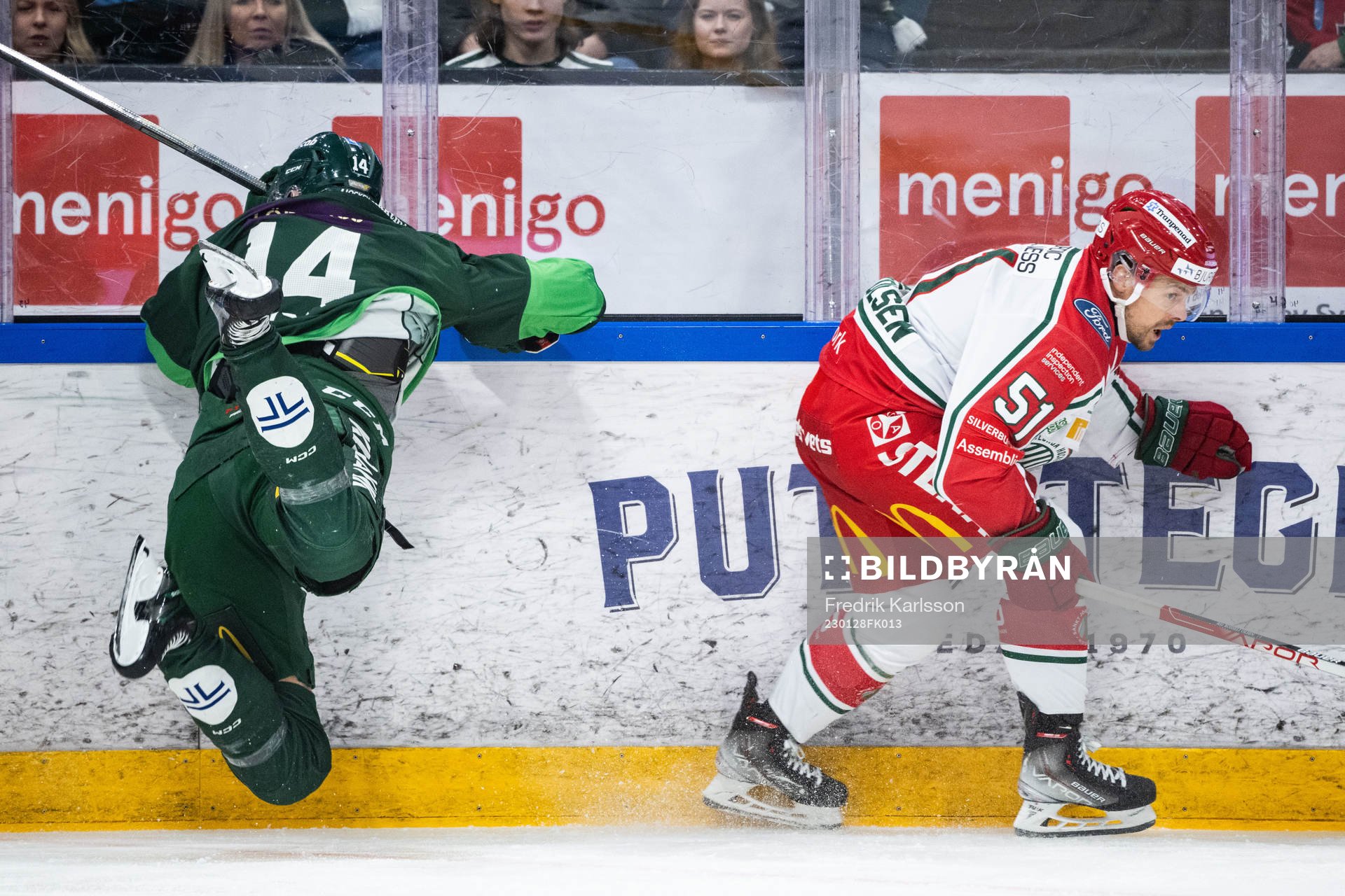 Färjestads Victor Ejdsell och Frölundas Mats Rosseli Olsen