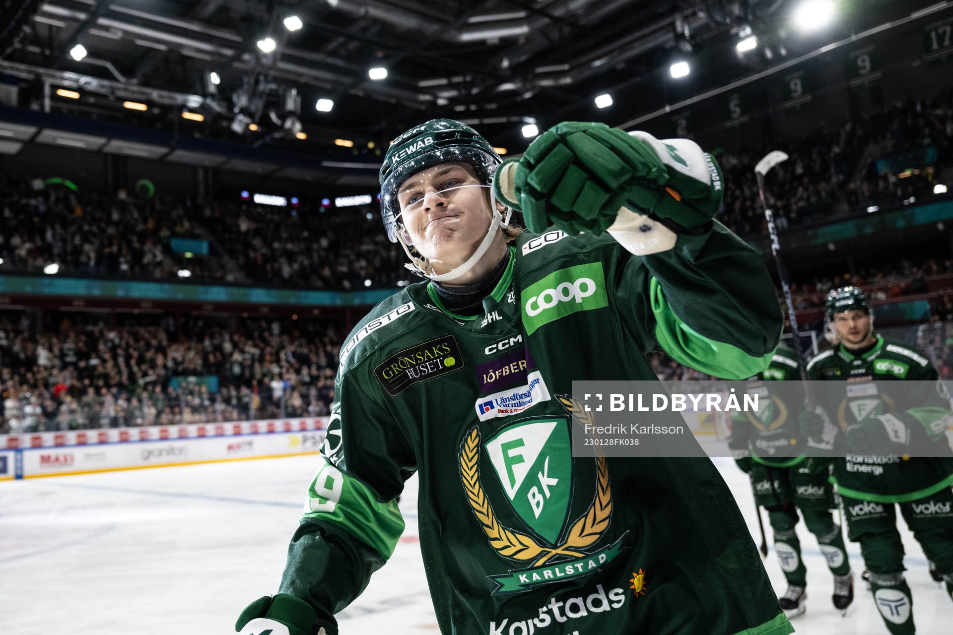 Färjestads Lucas Forsell jublar