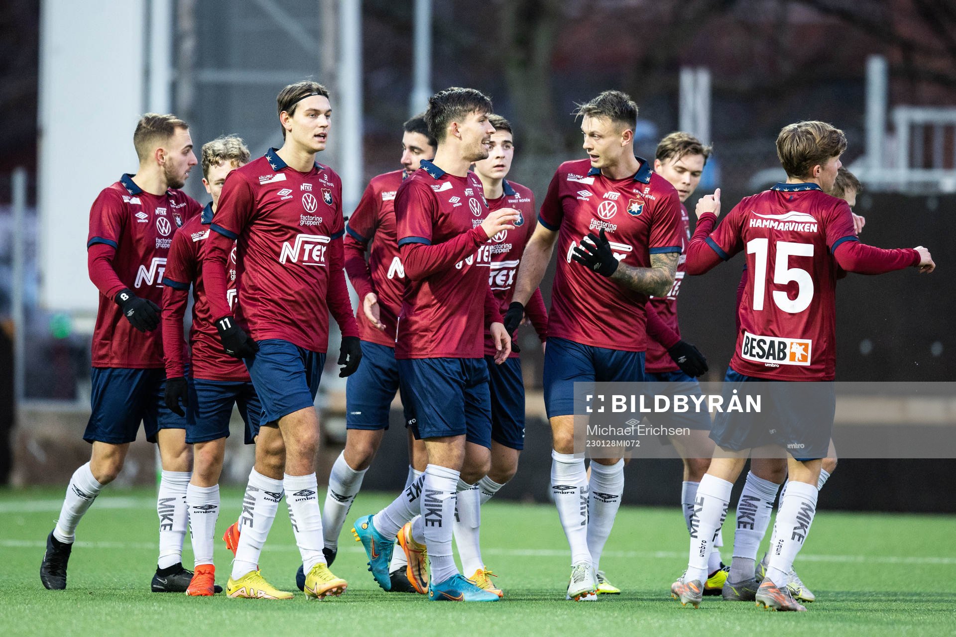 Örgrytes spelare jublar efter 1-0 under träningsmatchen i fotboll mellan Örgryte och Oddevold den 28 januari 2023 i Göteborg. 