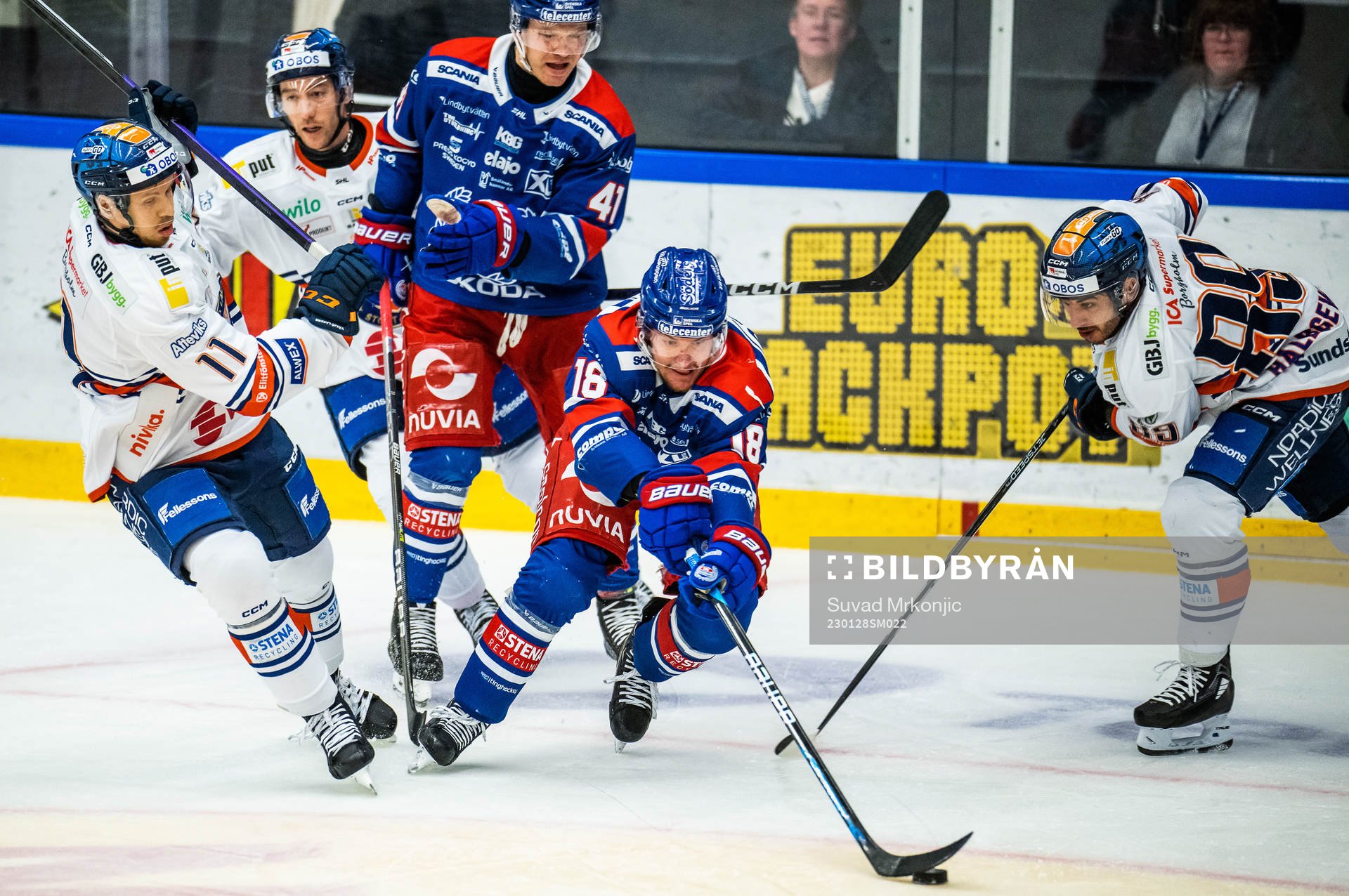 Växjös Kalle Kossila och Jayden Halbgewachs mot