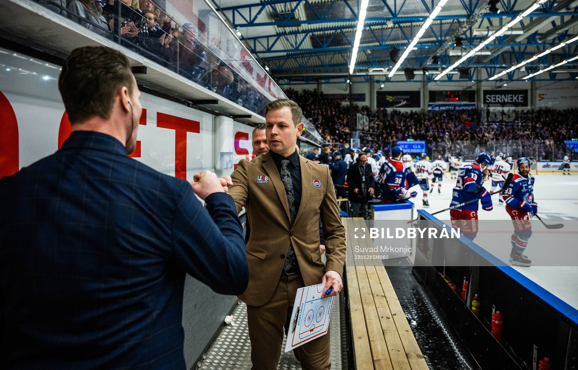 Oskarshamns tränare Martin Filander jublar