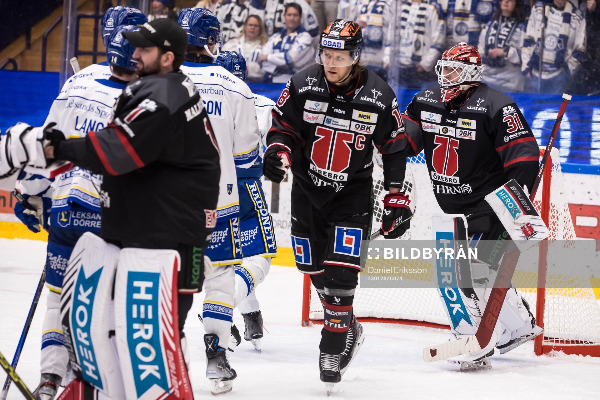 Örebros målvakt Jonas Arntzen jublar