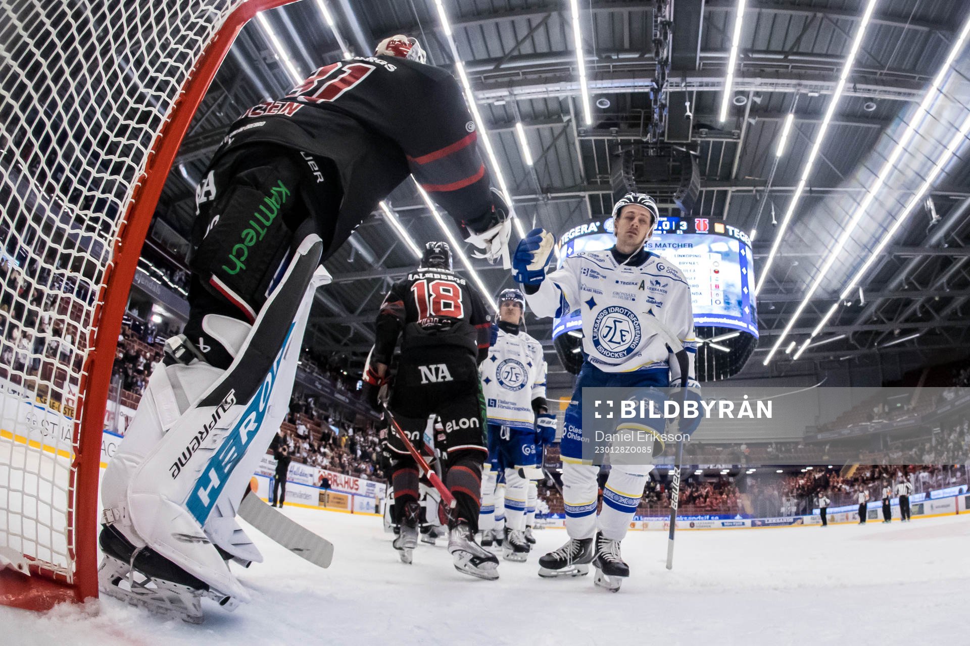 Örebros målvakt Jonas Arntzen och Leksands Marcus Karlberg