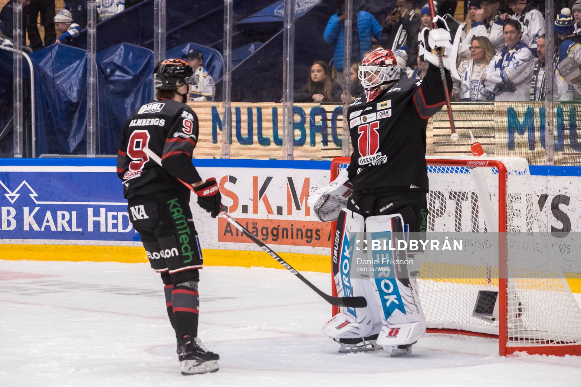 Örebros Niklas Nilsson och Örebros målvakt Jonas Arntzen