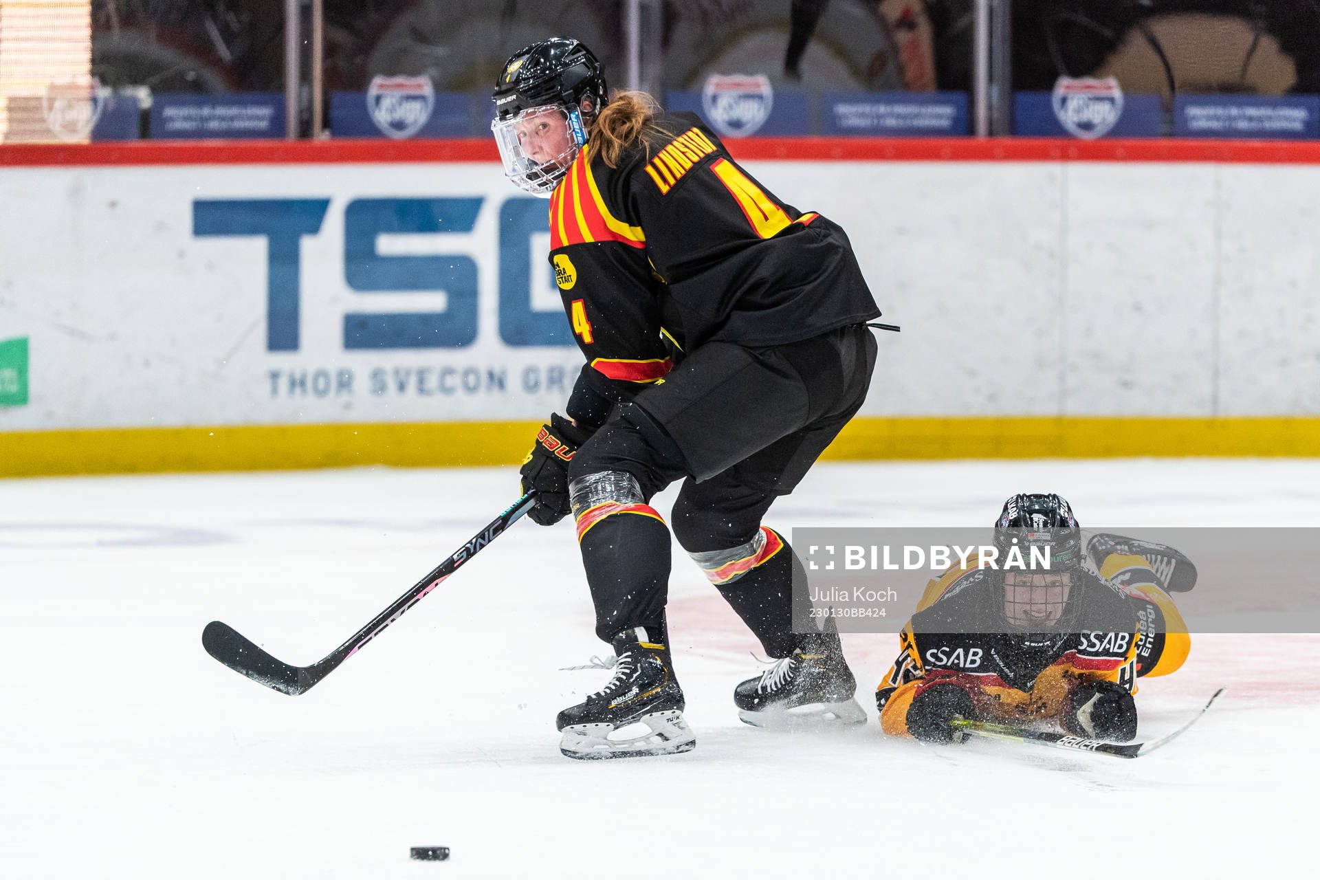 Brynäs Rosa Lindstedt och Luleås Viivi Vainikka