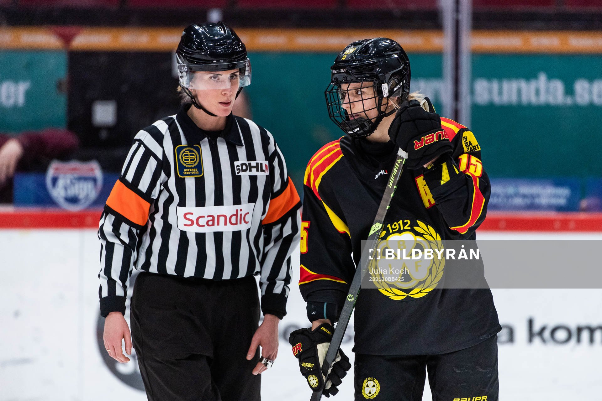 Domare Anna Hammar och Brynäs Lara Stalder