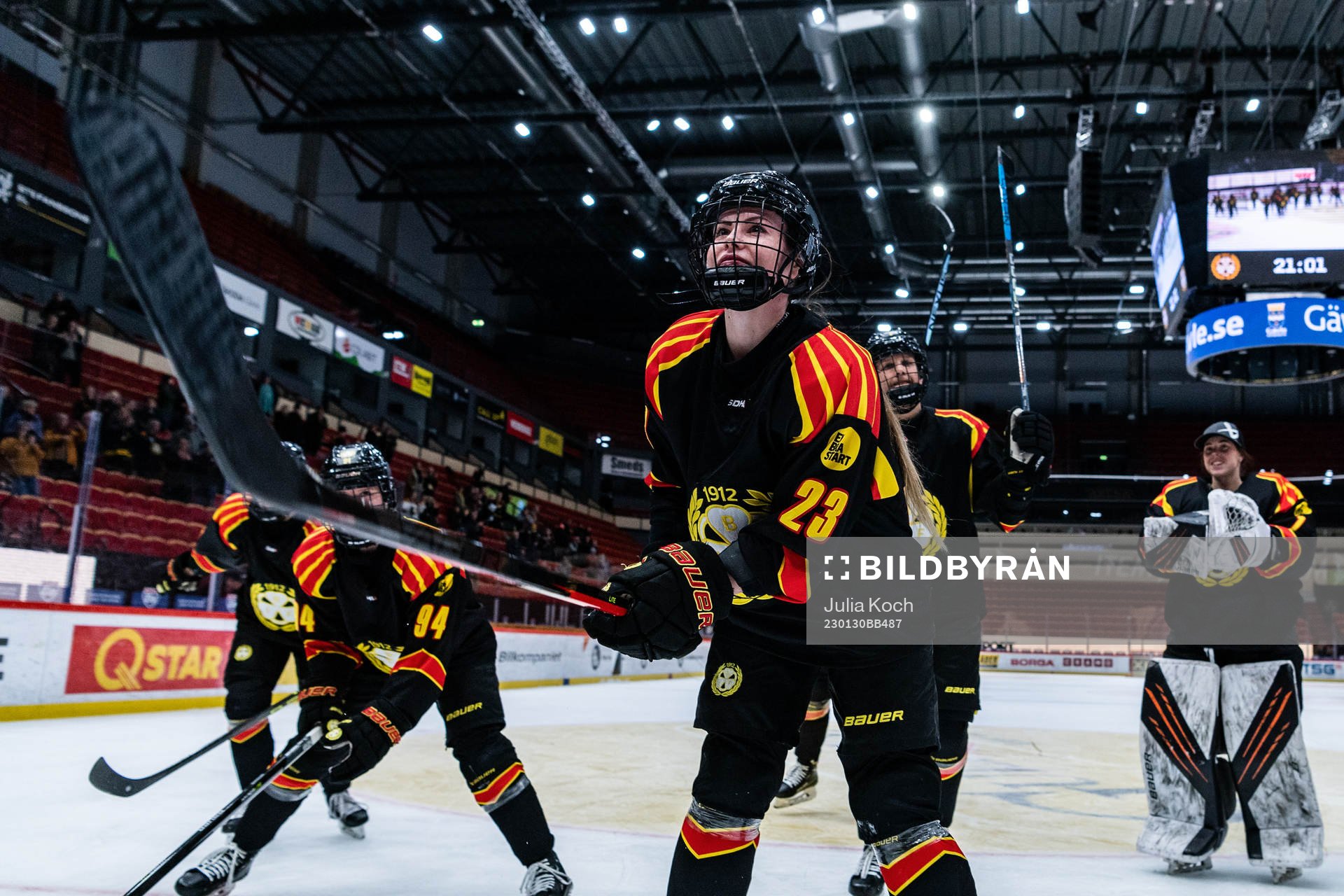 Brynäs Moa Wernblom jublar med lagkamrater