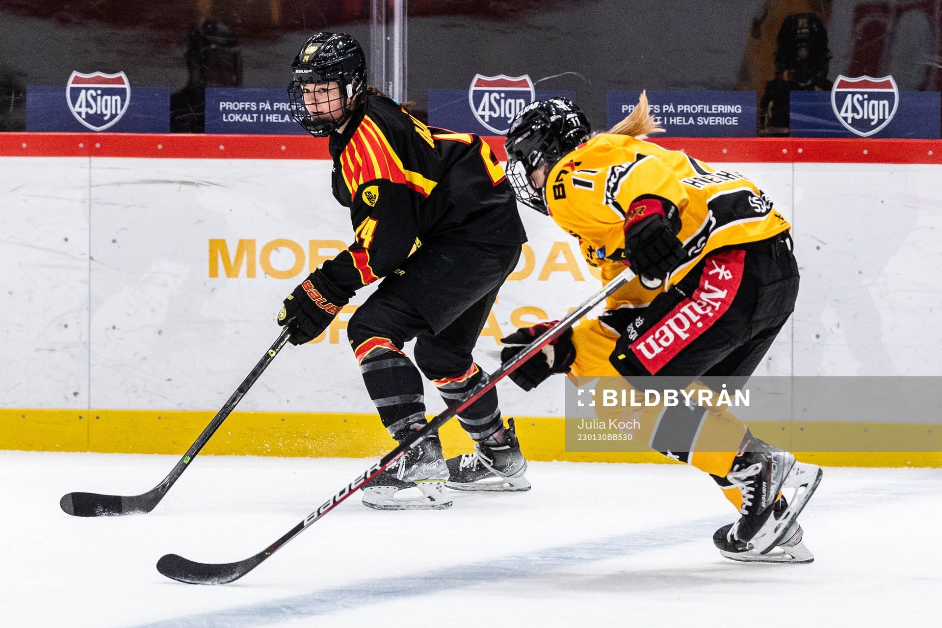 Brynäs Sara Cajanova och Luleås Josefine Persson