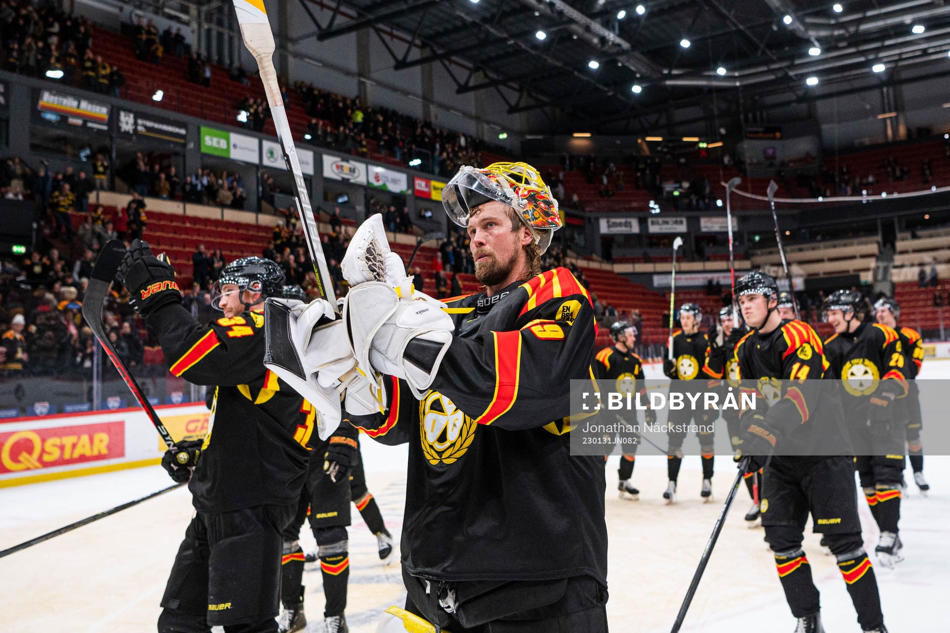 Brynäs målvakt Anders Lindbäck jublar