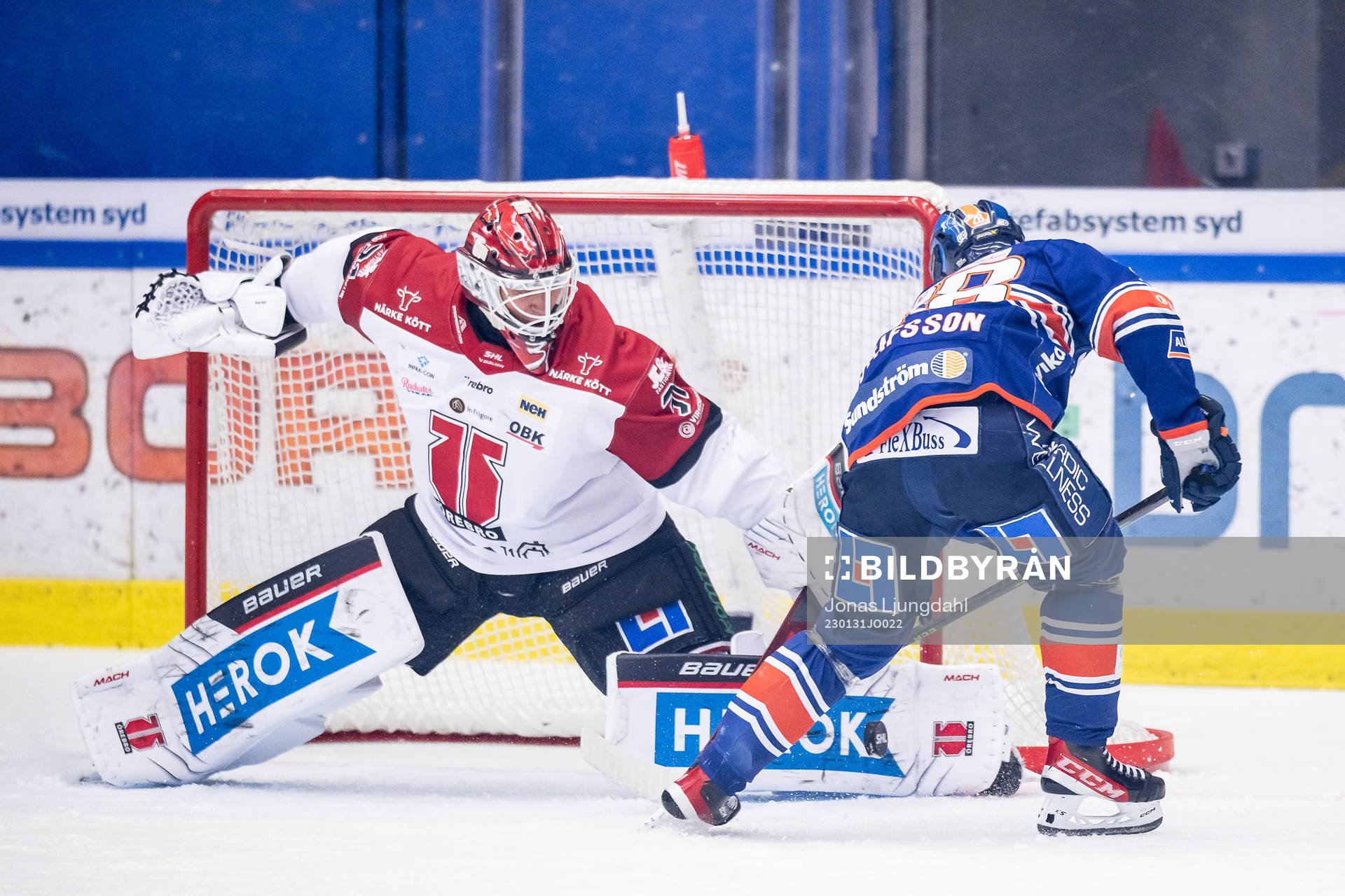 Örebros målvakt Jonas Arntzen när Växjös Hugo