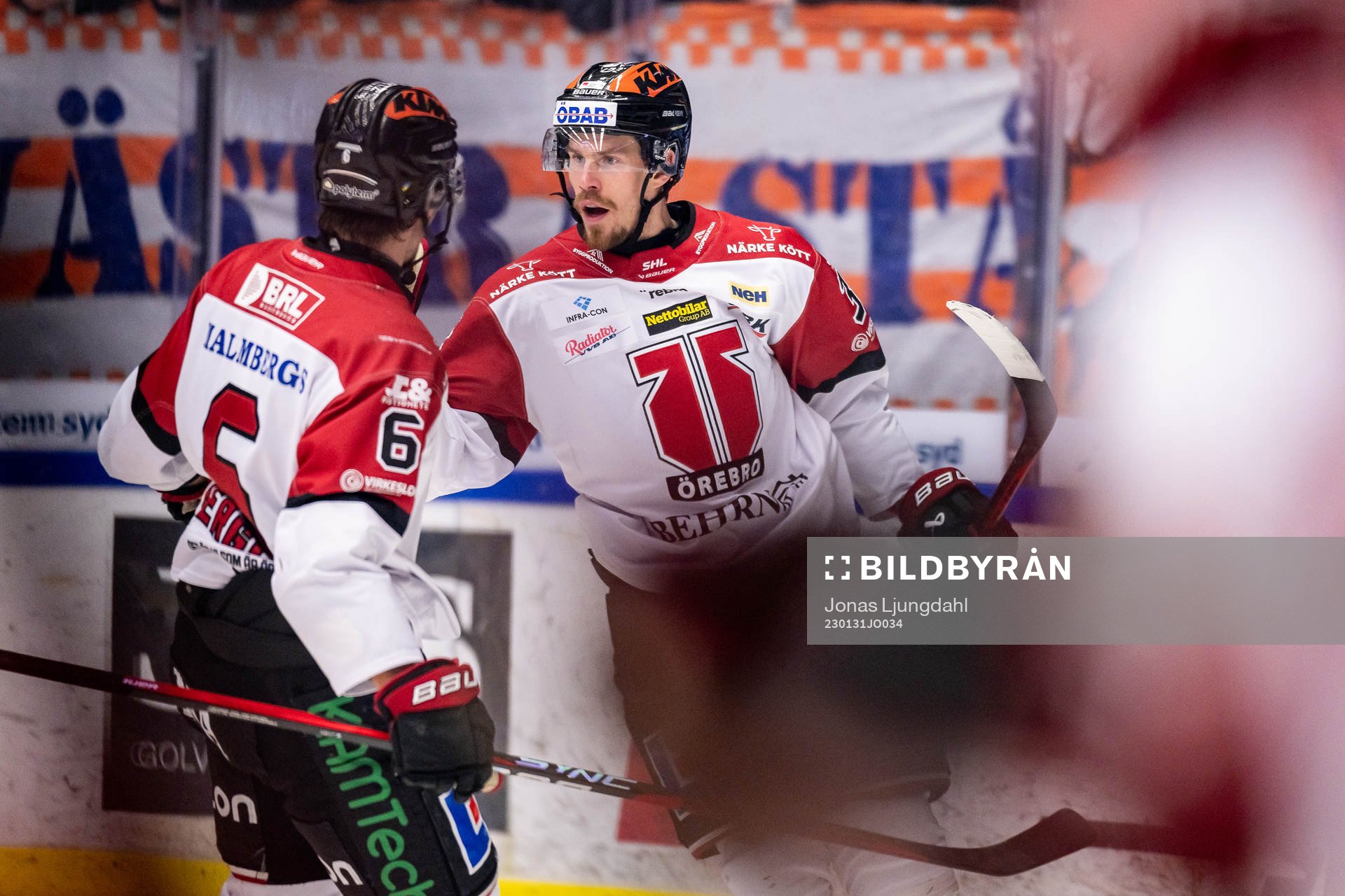 Örebros Emil Larsson jublar