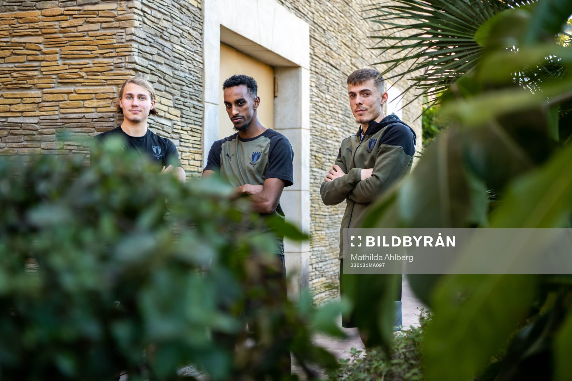 Sebastian Nanasi, Taha Ali och Patriot Sejdiu poserar för en gruppbild den 31 januari 2023 i Estepona. 