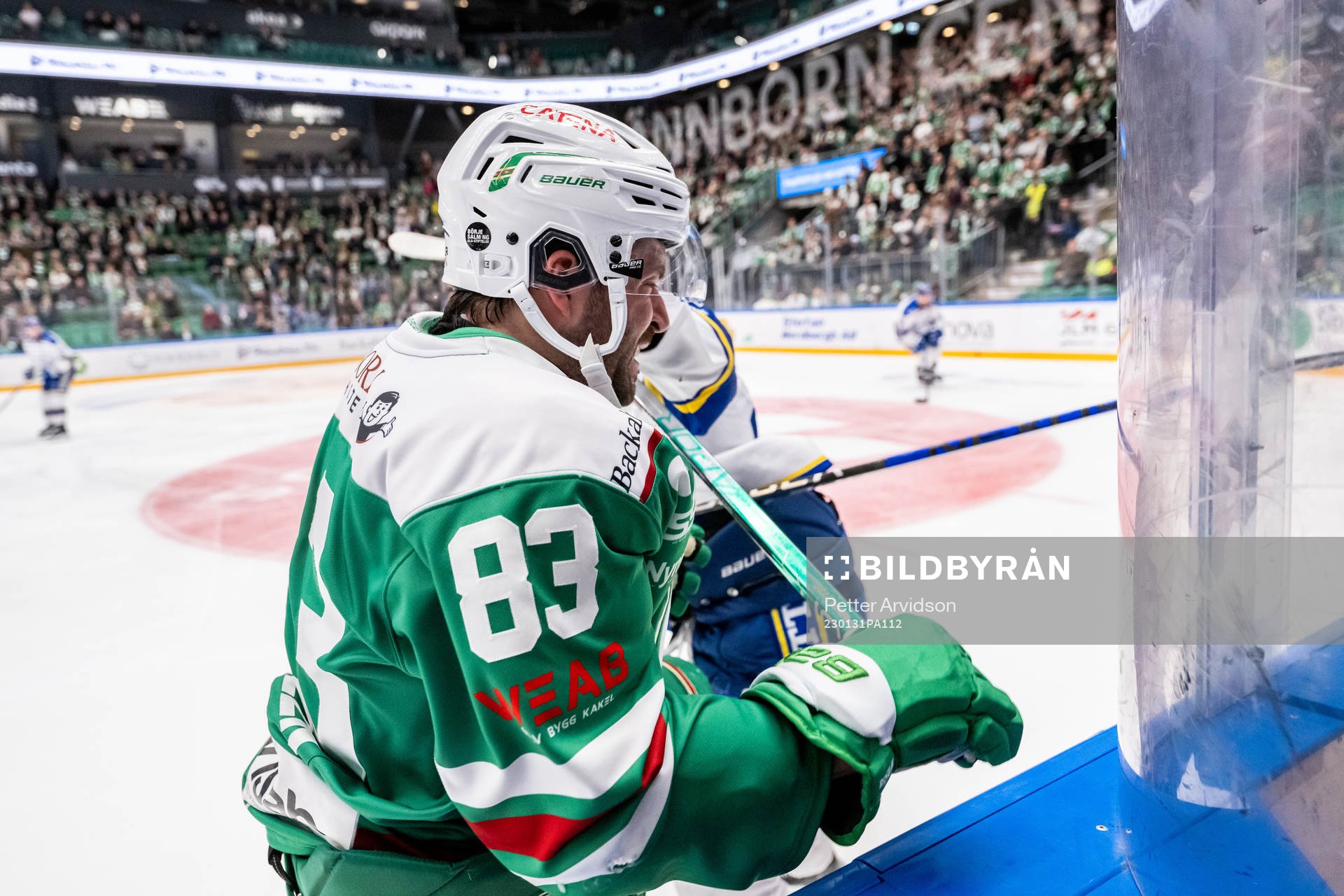 Rögles Riley Sheen i en situation med Leksands Emil