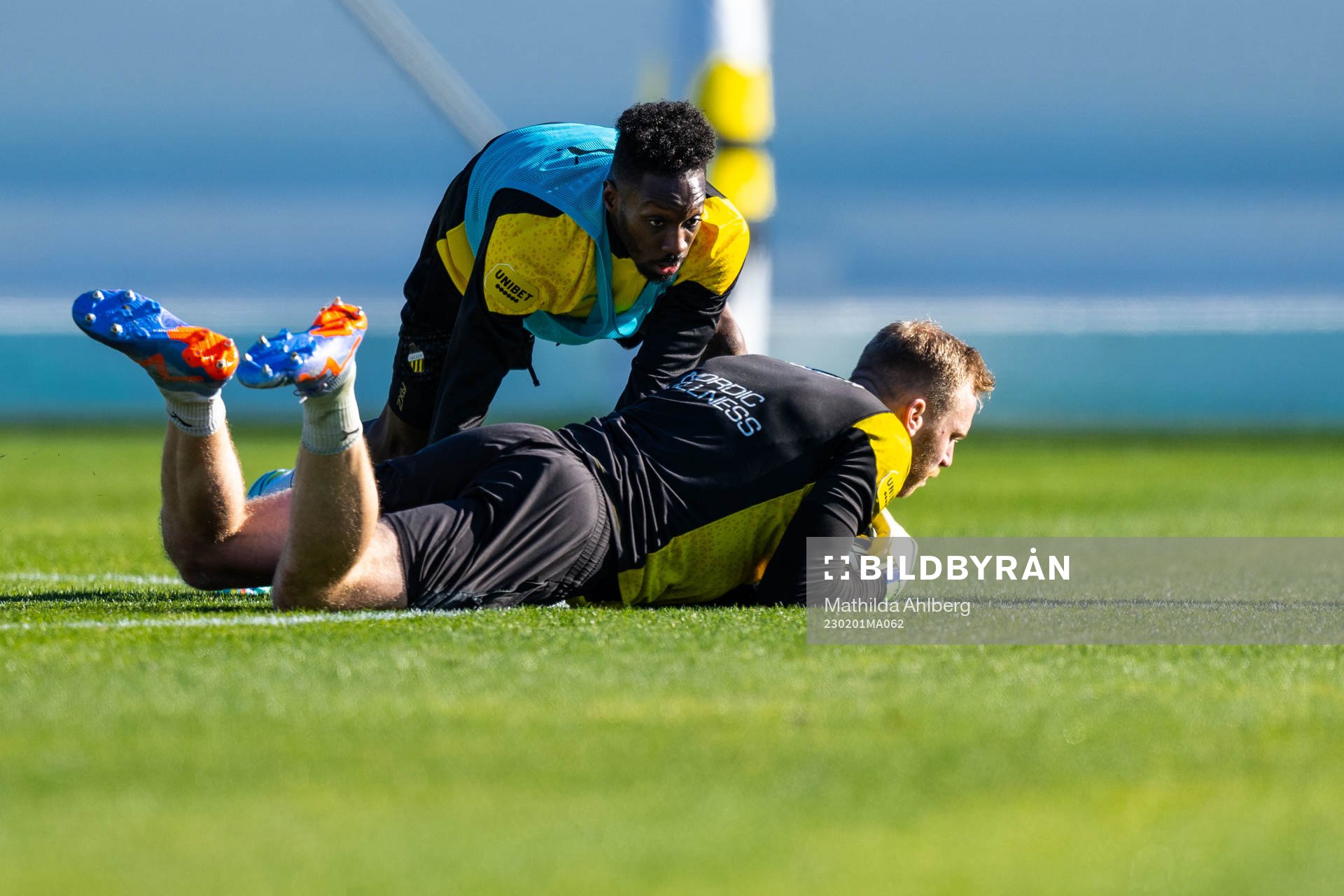 Blair Sebastian Turgott och målvakt Peter Abrahamsson