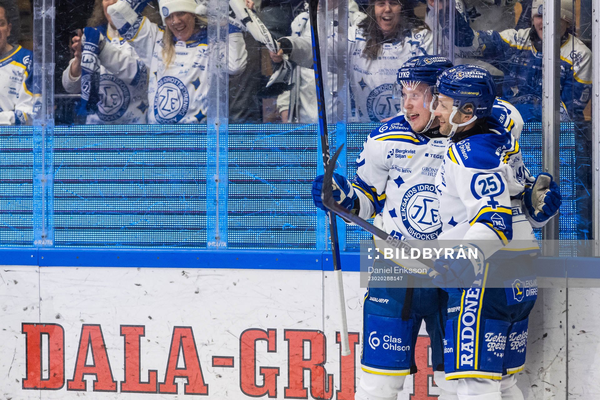 Leksands Carter Camper och Kalle Östman jublar