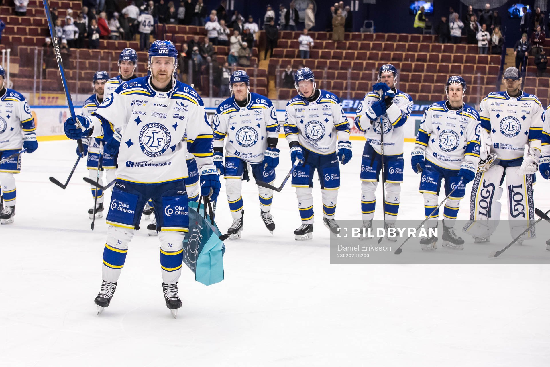Leksands Anton Lindholm jublar med lagkamrater