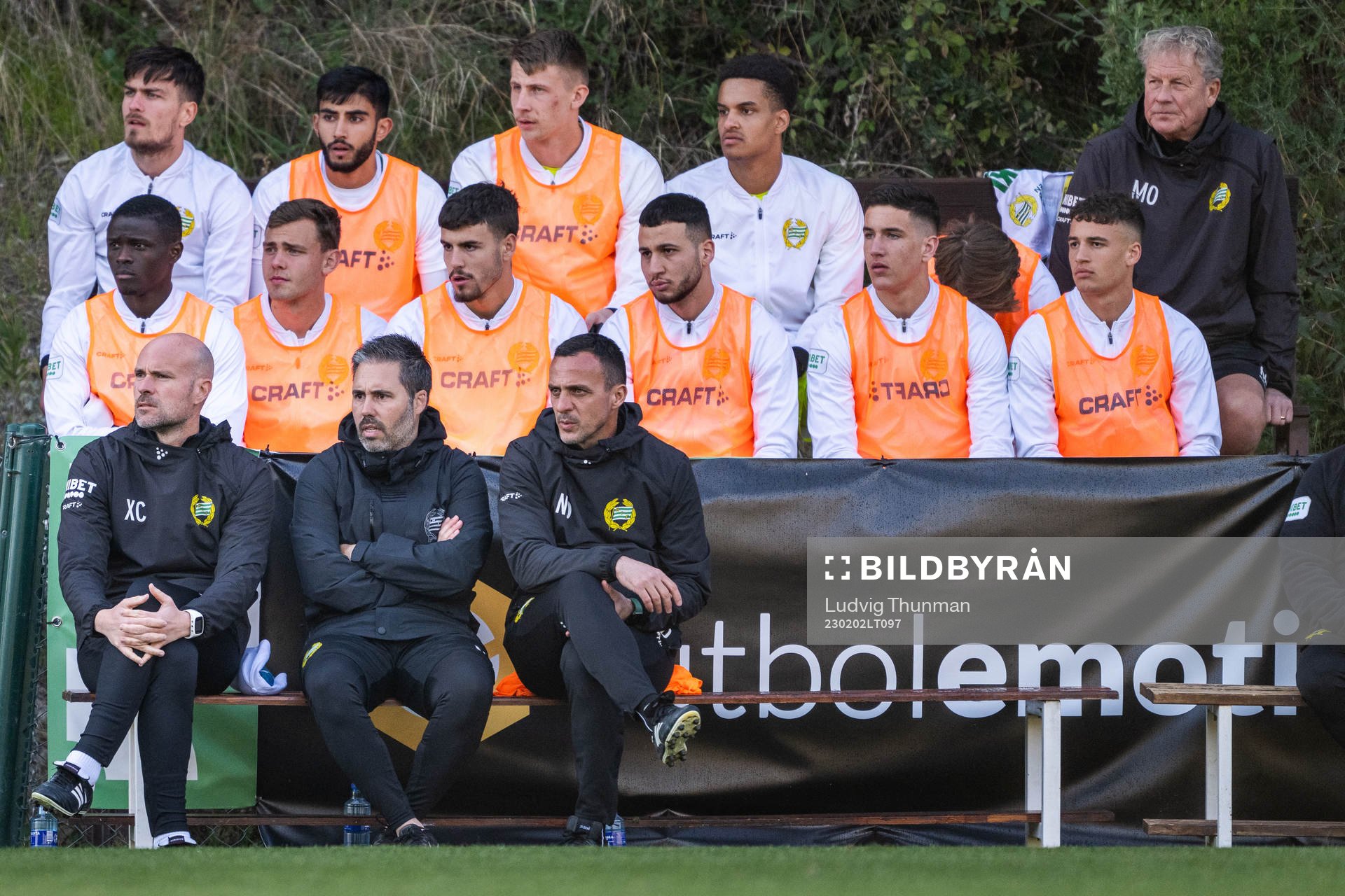 Head coach Marti Cifuentes of Hammarby (bottom row, middle)
