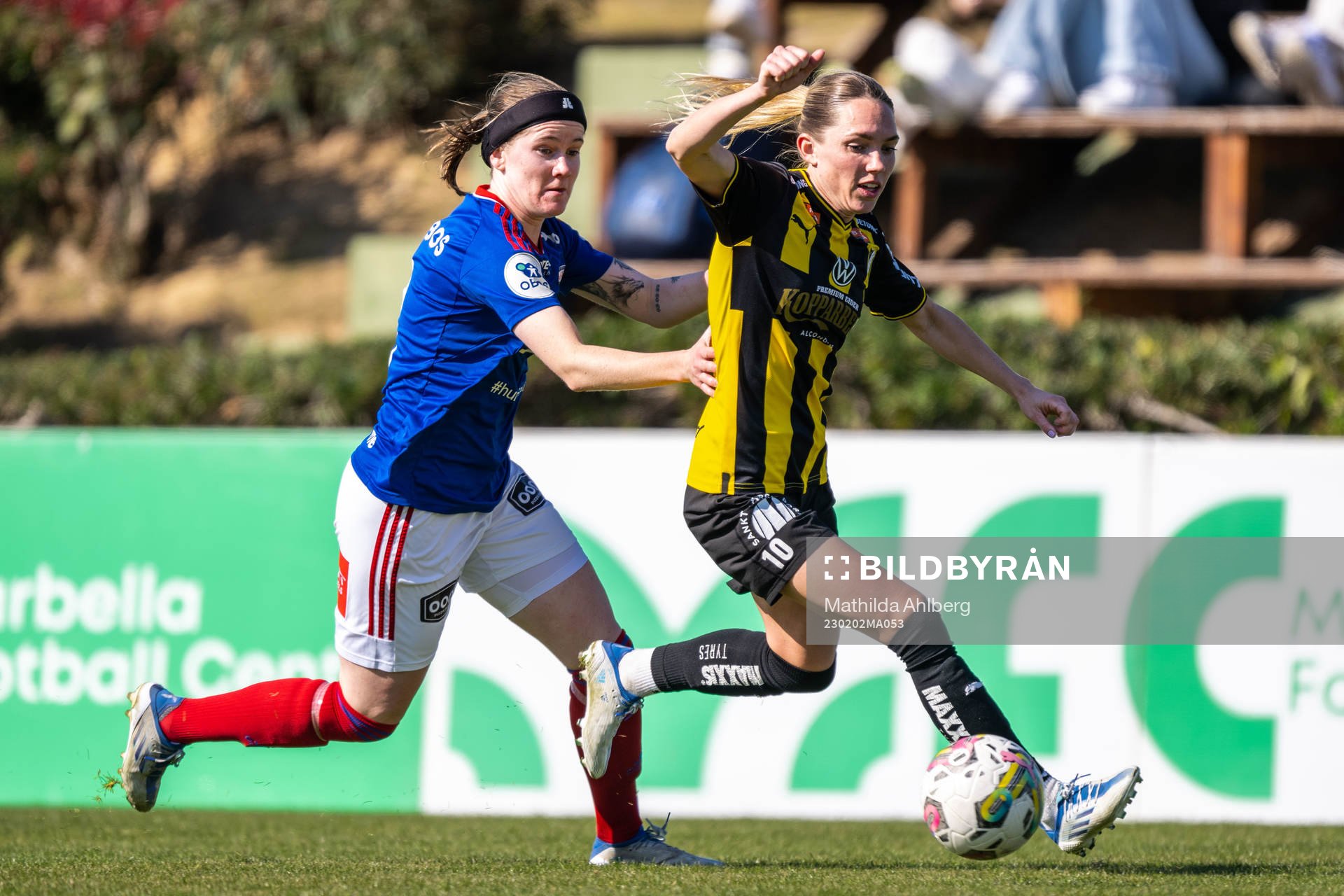 Vålerengas Linn Vickius  och Häckens Elin Rubensson