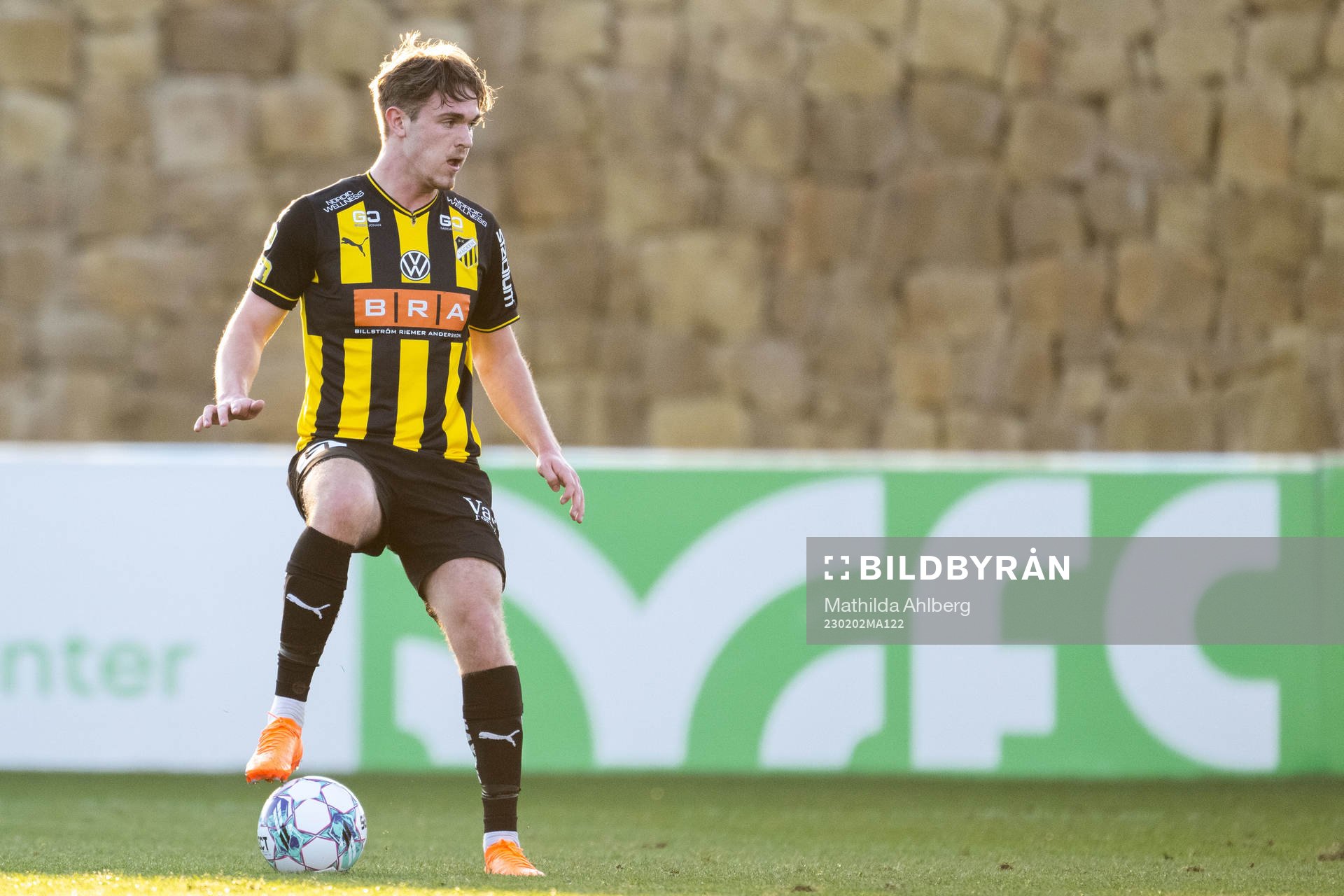Häckens Charlie Axede under träningsmatchen i fotboll mellan Häcken och Odd den 2 februari 2023 i Marbella. 