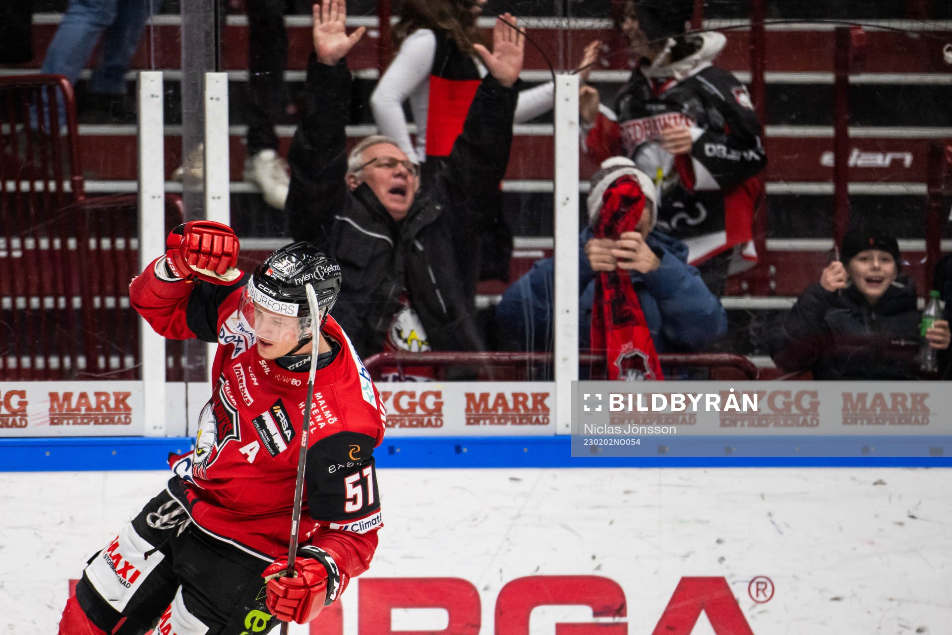 Malmö Redhawks Emil Sylvegård jublar