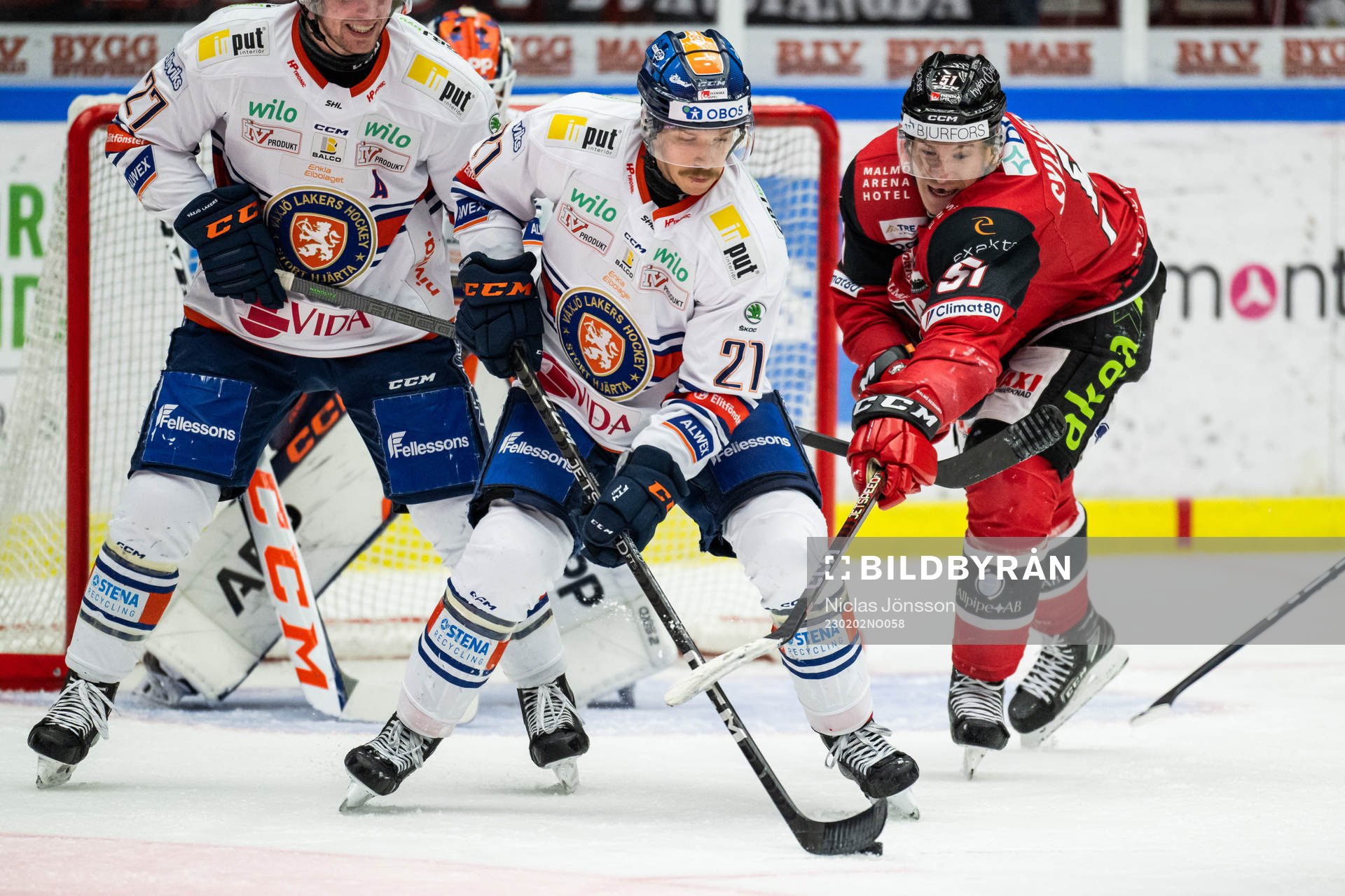 Växjös Brian Cooper och Malmö Redhawks Emil Sylvegård