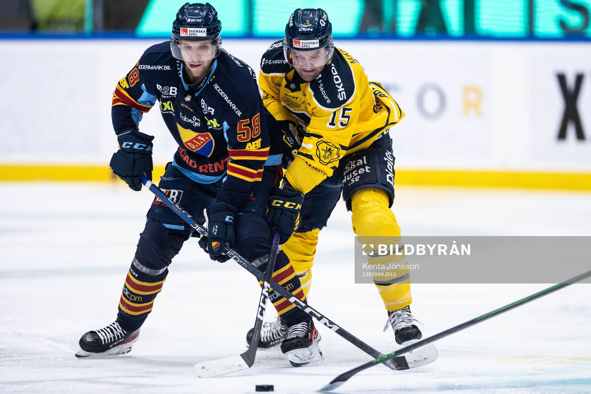 Djurgårdens Fredrik Forsberg och Södertäljes Albin