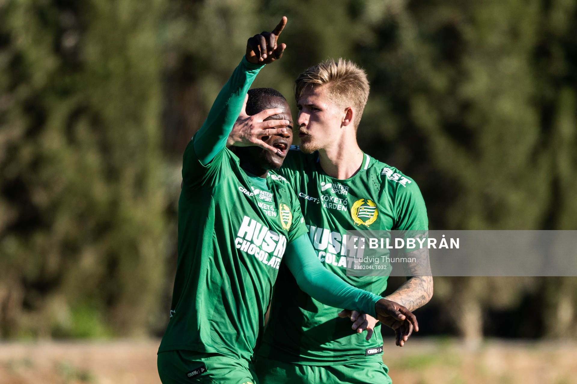 Saidou Alioum of Hammarby celebrates with Fredrik Hammar
