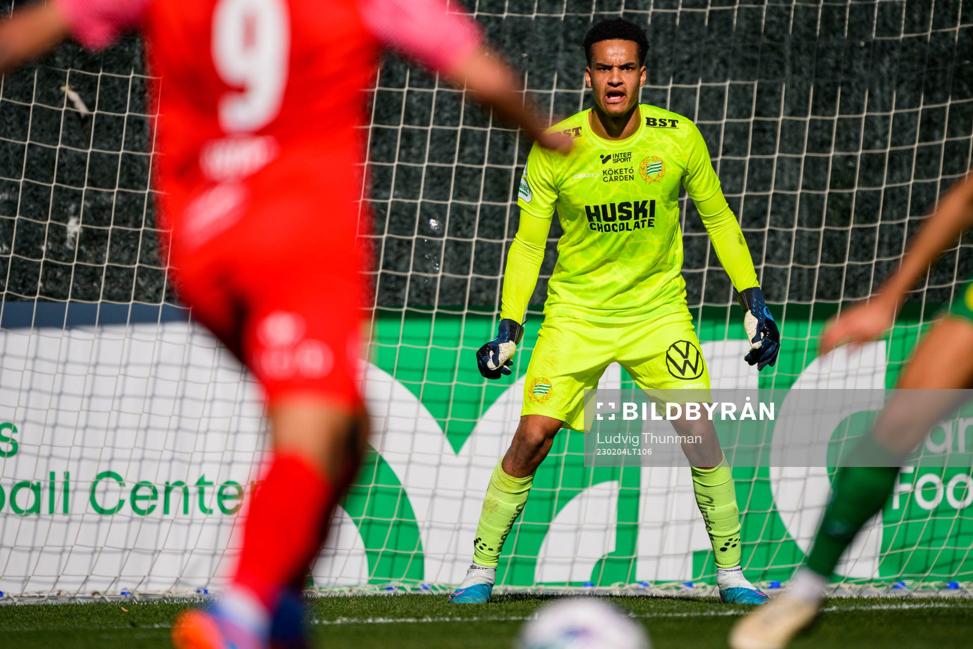 Goalkeeper Oliver Dovin