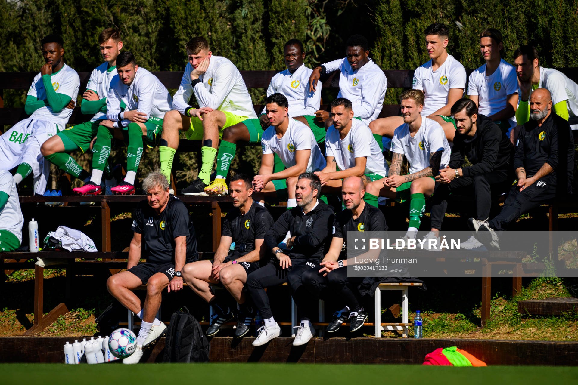 The bench of Hammarby with head coach Marti Cifuentes